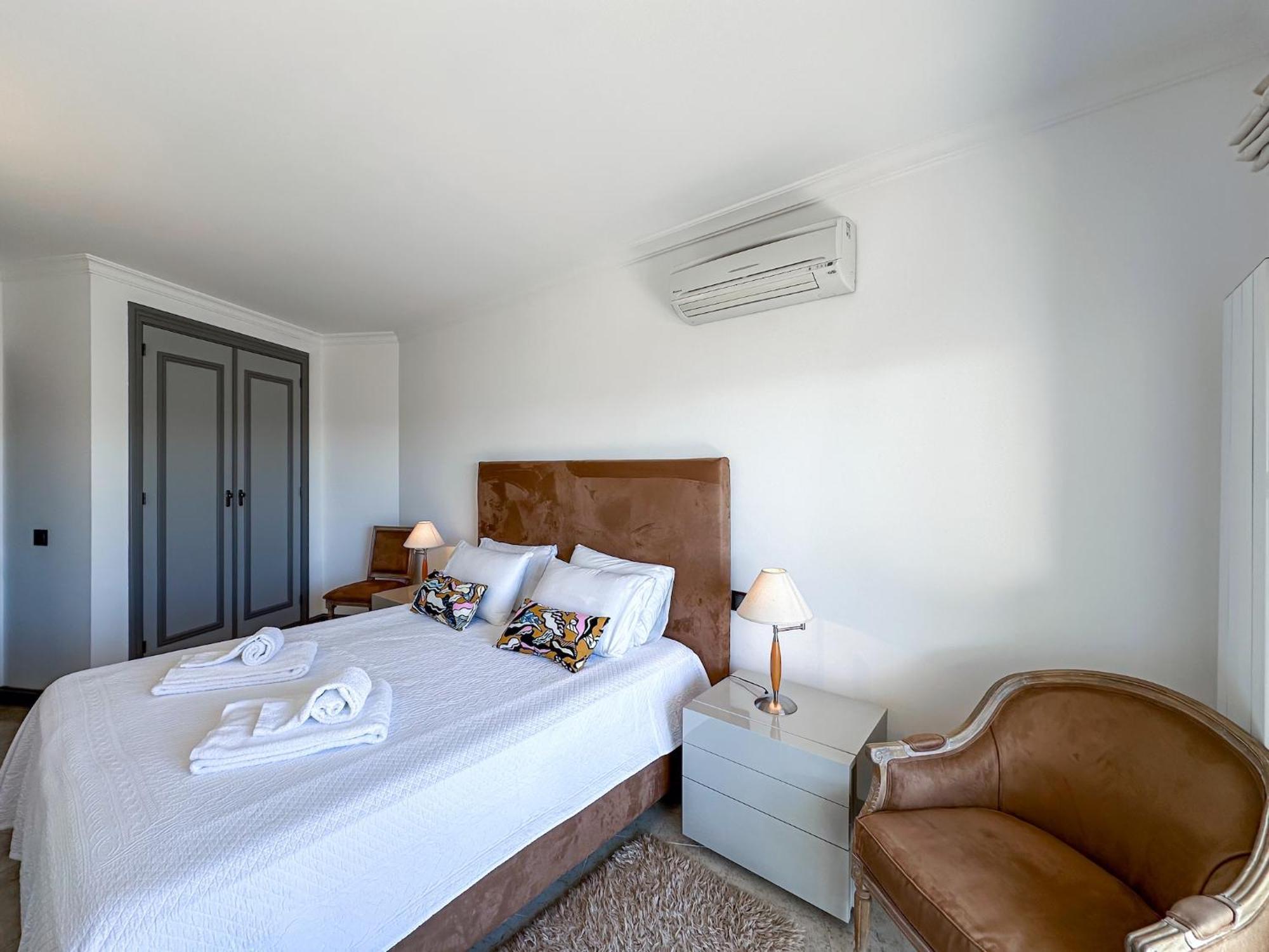 Apartamento Luxury Penthouse Wstunning Sea Views, Walk To Gale *