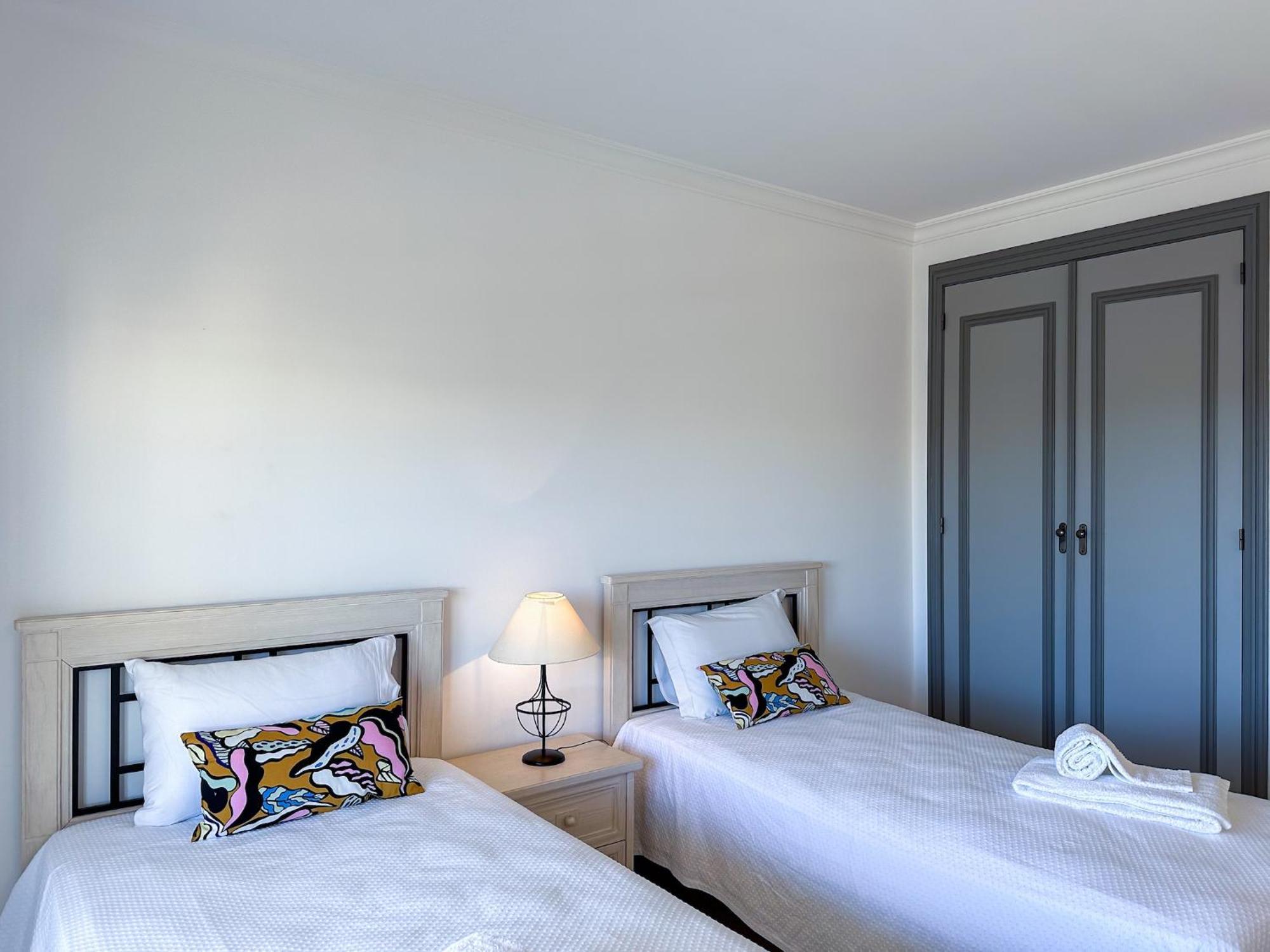 Apartamento Luxury Penthouse Wstunning Sea Views, Walk To Gale Albufeira