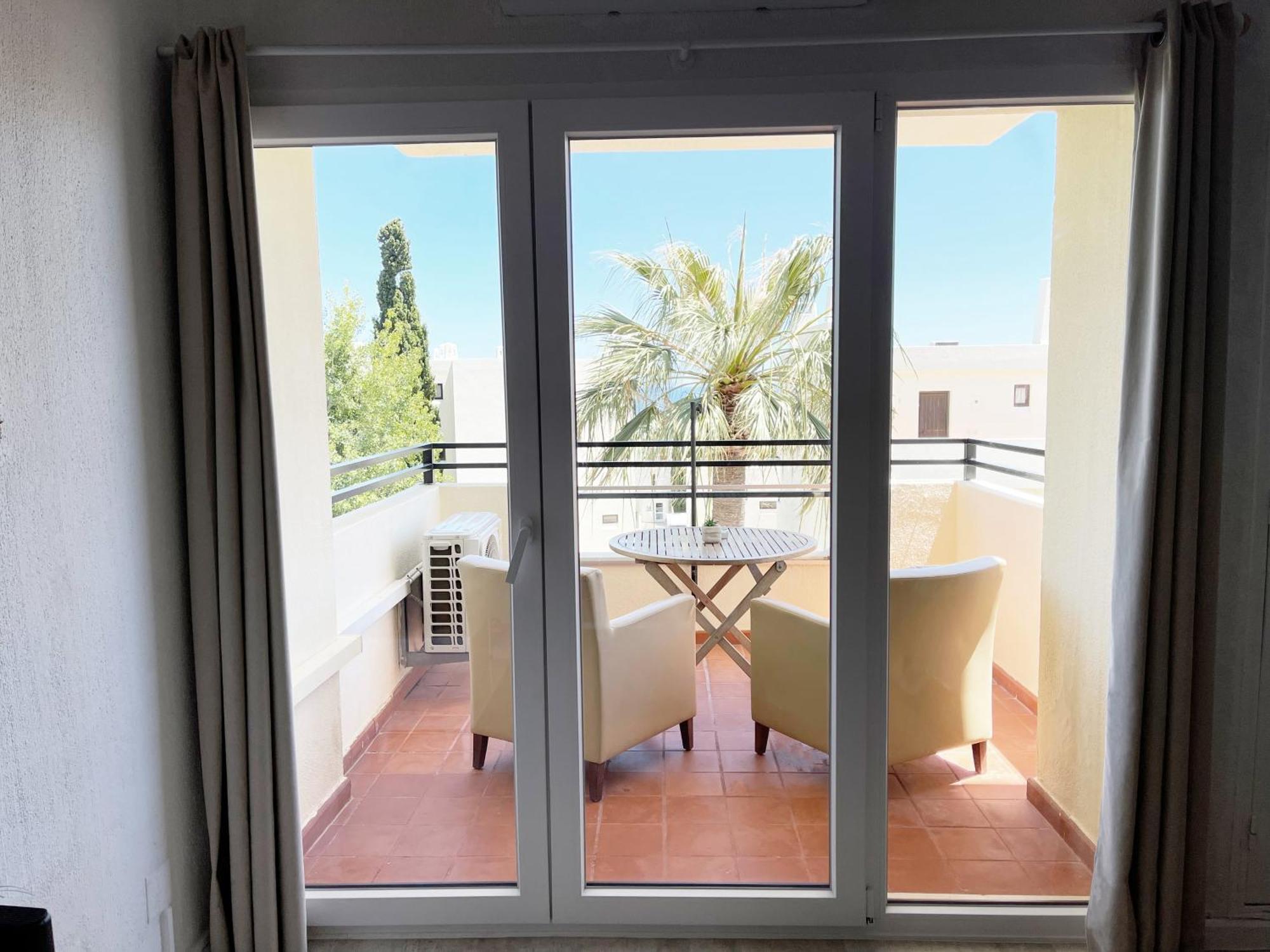 Seaview - 10 Min. Beach, Private Condo, Pool, Grill & Free Parking Apartment Albufeira