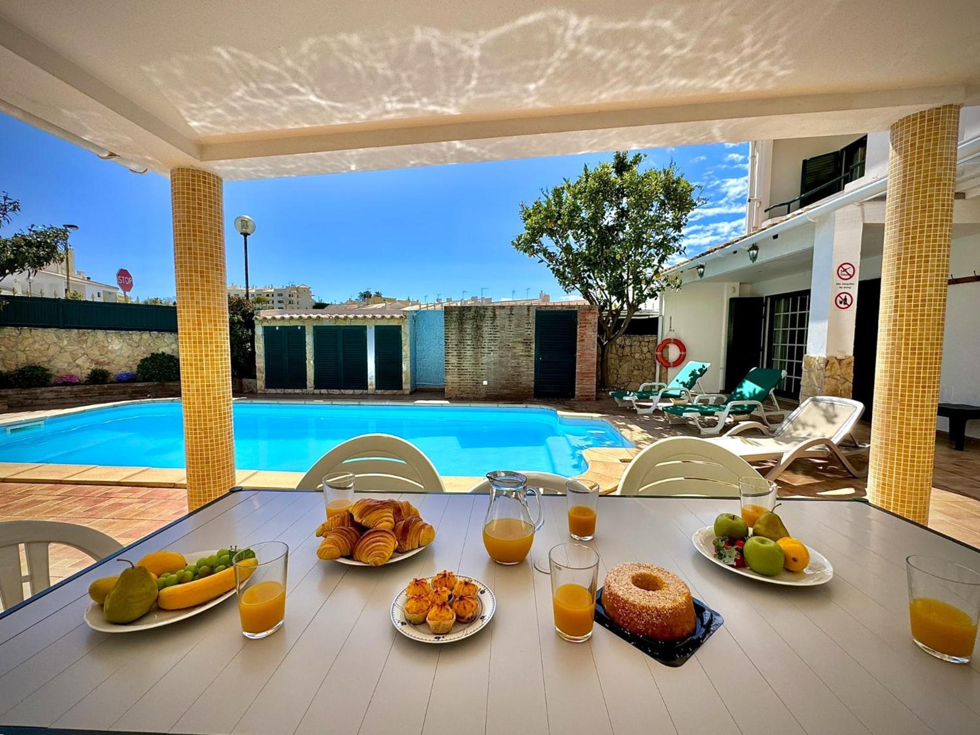 Villa Summer 1 With Pool By Homing