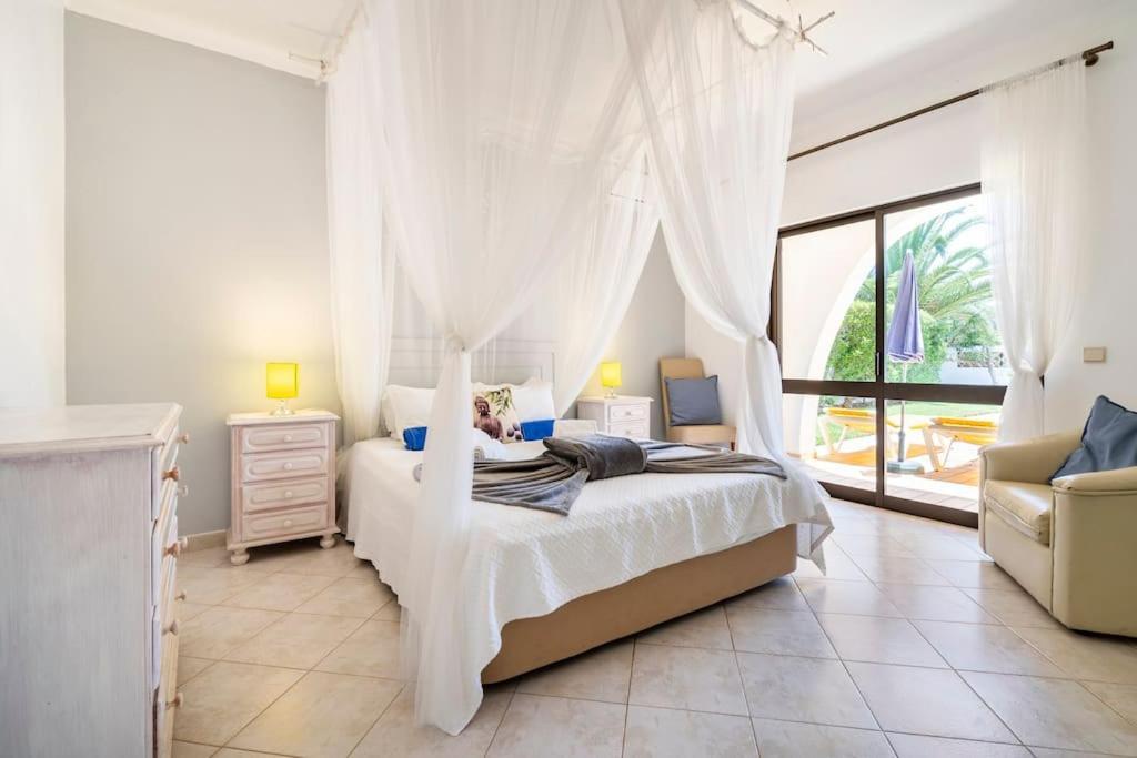 Villa Palmeiras - Serene Private