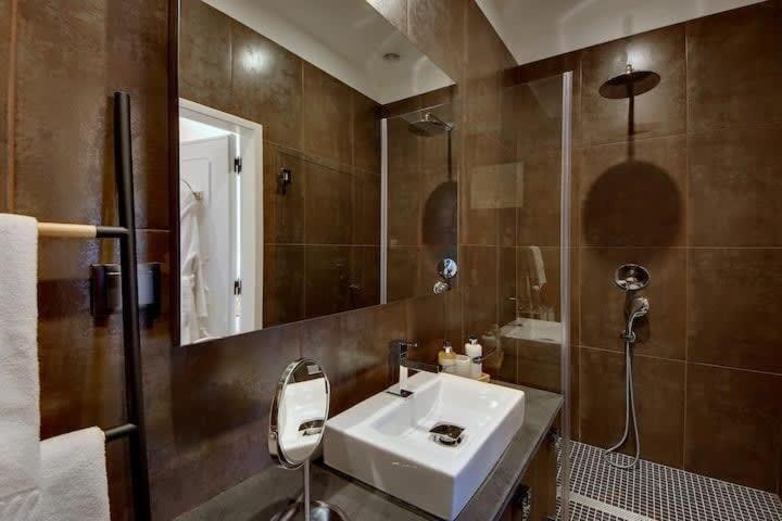 Casa Chanel - Ocean Front With Rooftop Jacuzzi Holiday home Albufeira