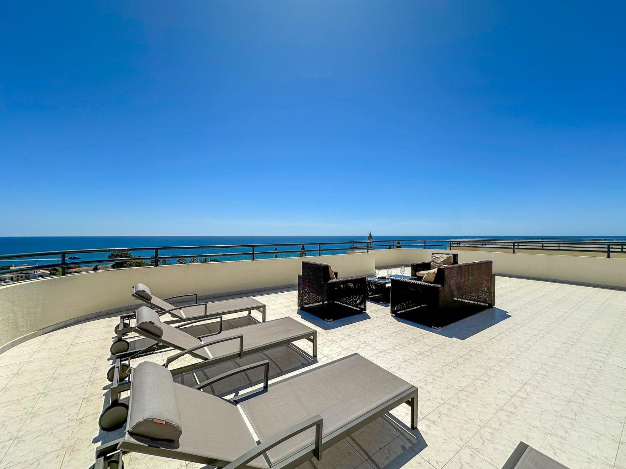 Apartamento Luxury Penthouse Wstunning Sea Views, Walk To Gale