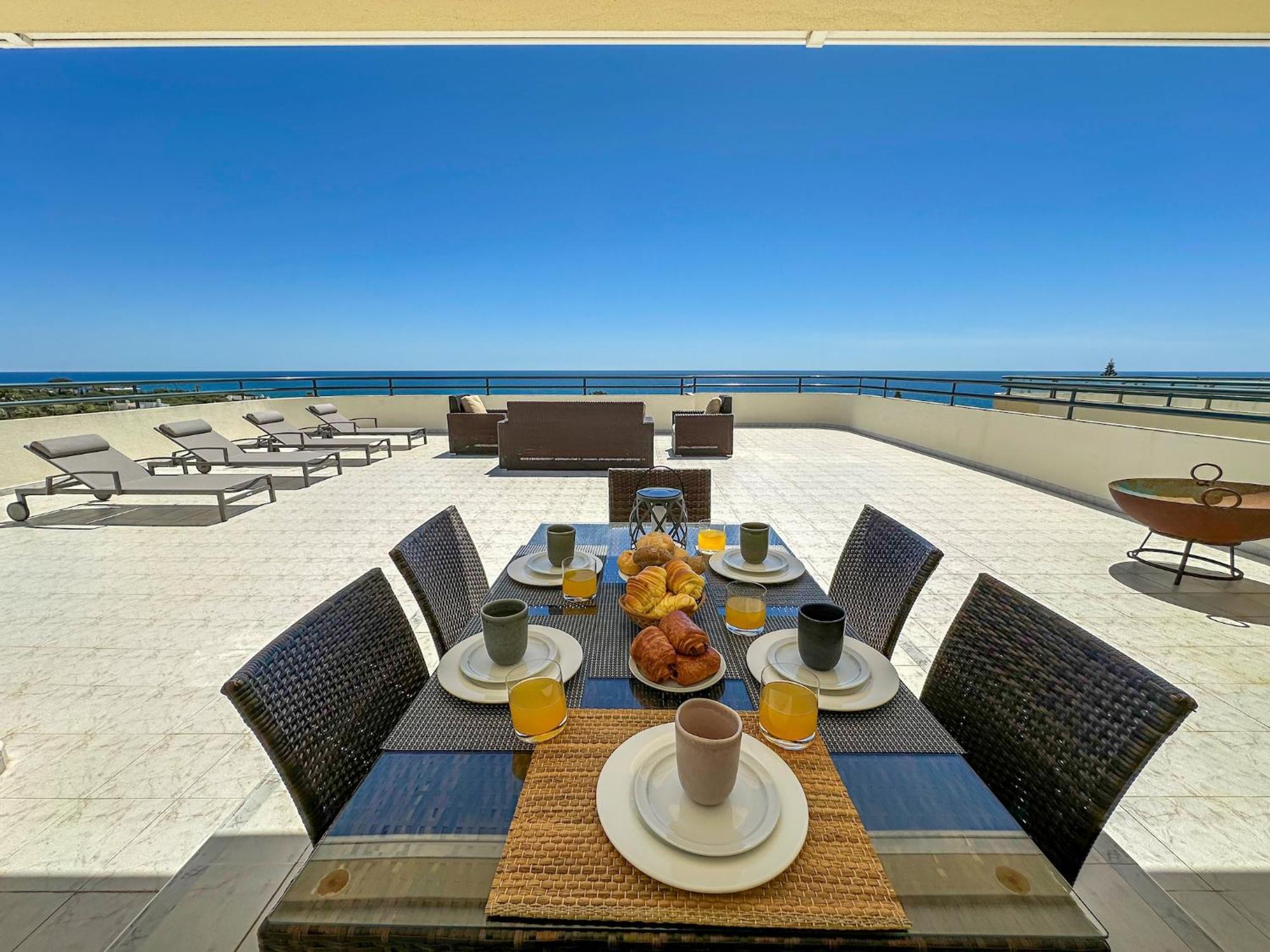 Apartamento Luxury Penthouse Wstunning Sea Views, Walk To Gale *