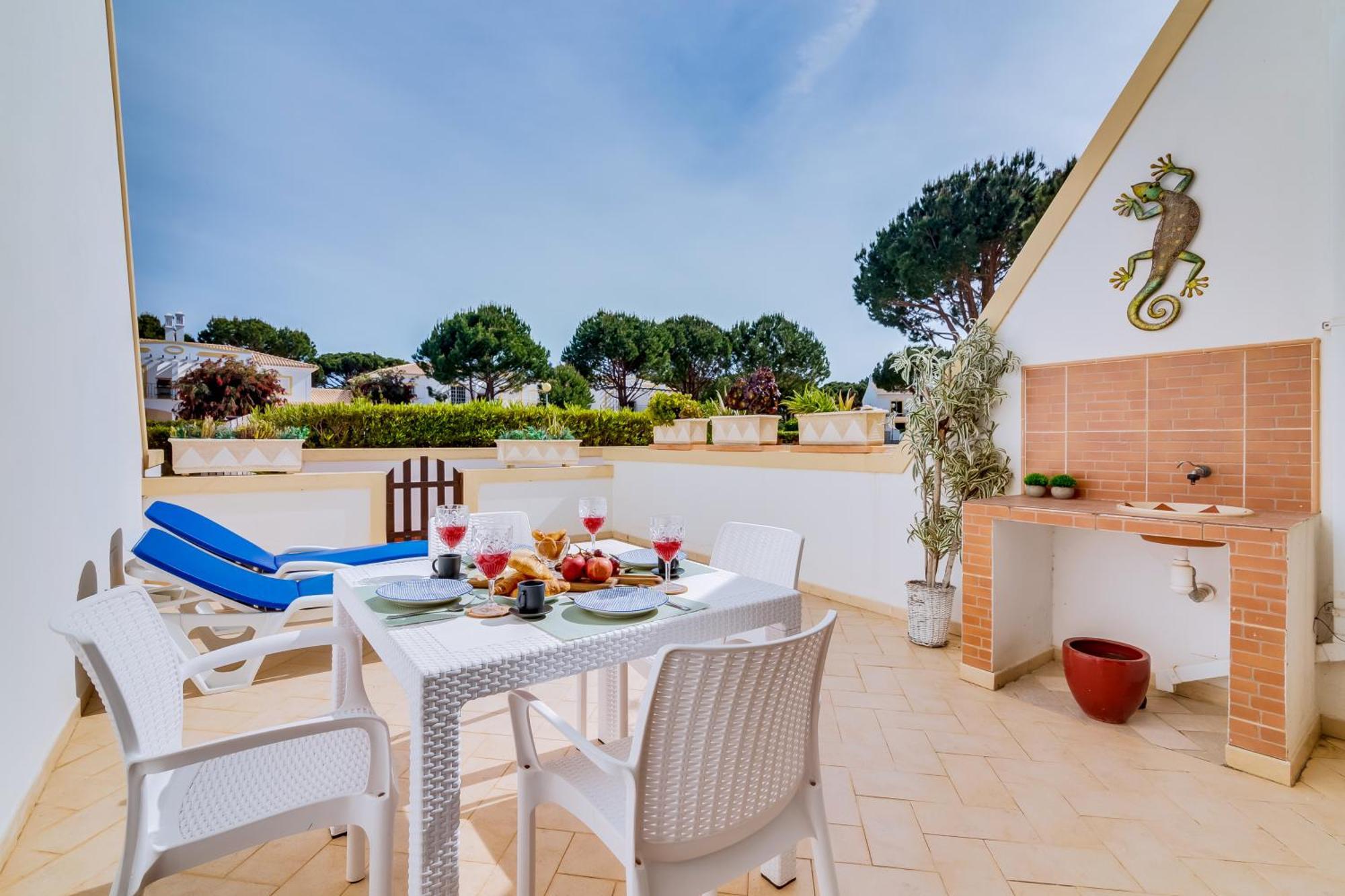 Villa Falesia Nature By The Portuguese Butler *