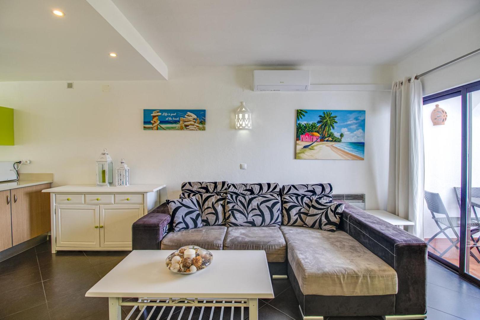 Seaside Retreat With Pool, Ac, And Fast Wi-fi Apartment