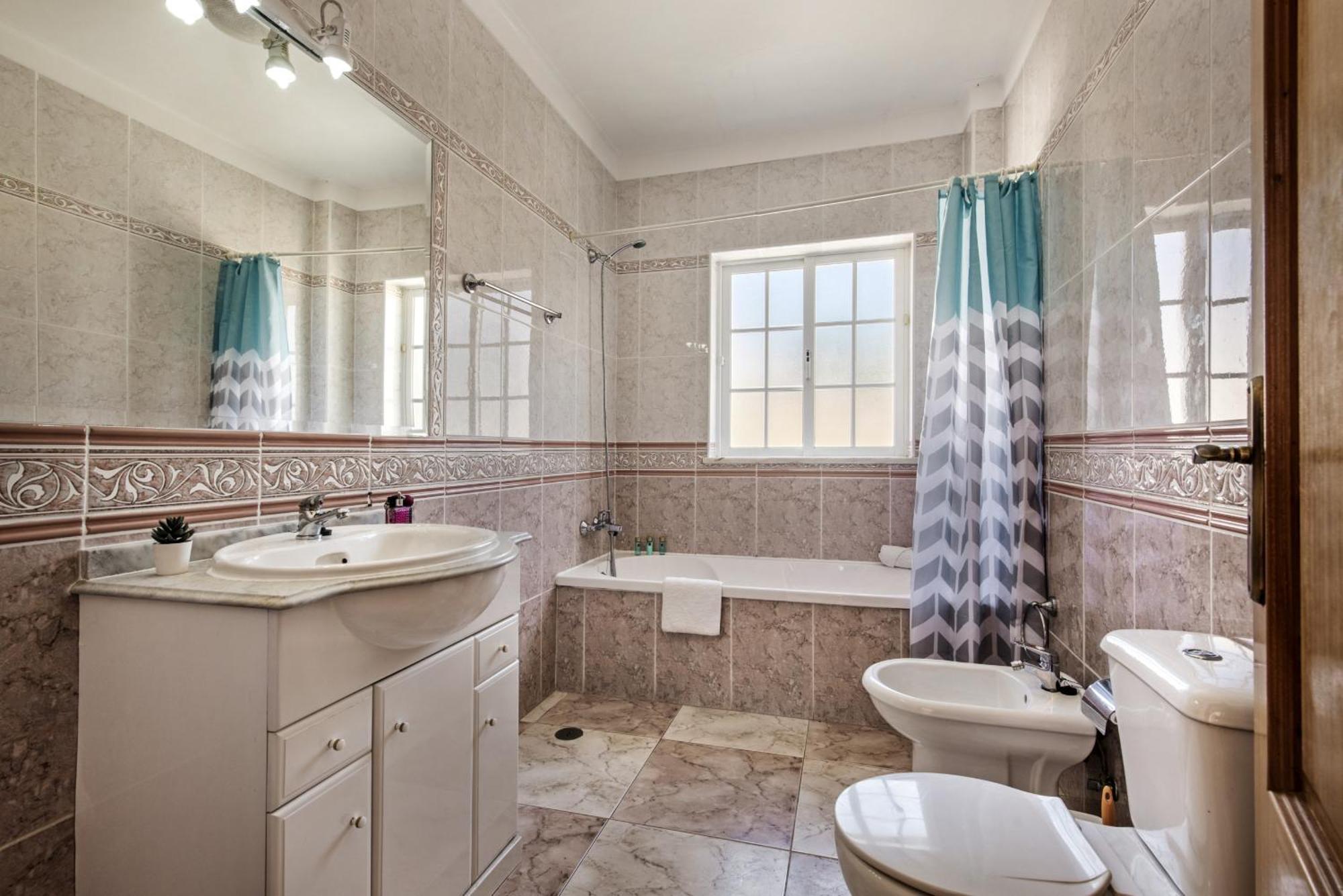 Villa Alexandra By Algarve Holidays Albufeira