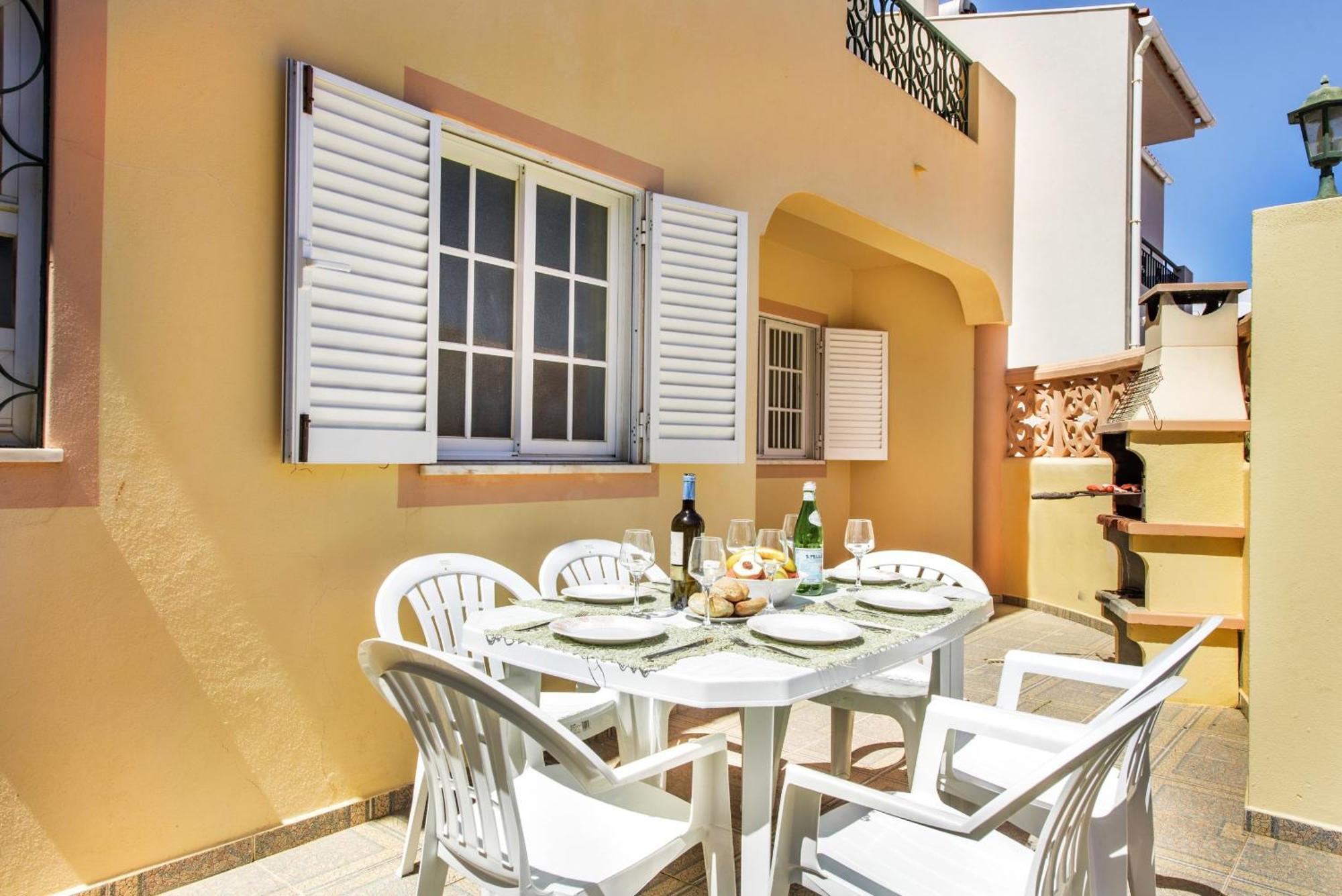 Villa Alexandra By Algarve Holidays Albufeira