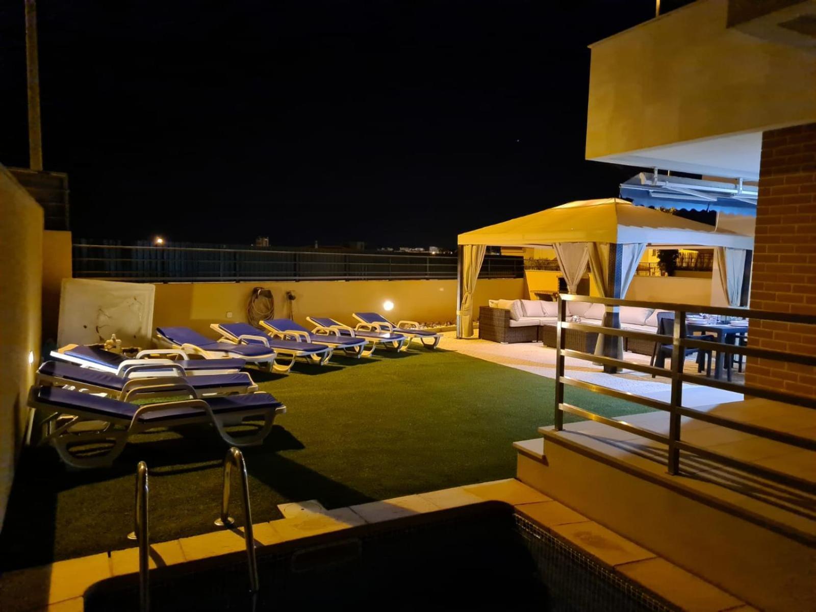 Villa Stunning With Pool *