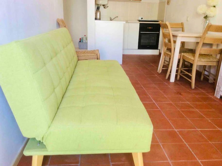 Air Conditioned 1 Bedroom Apt With Wi-fi & Patio. Apartment
