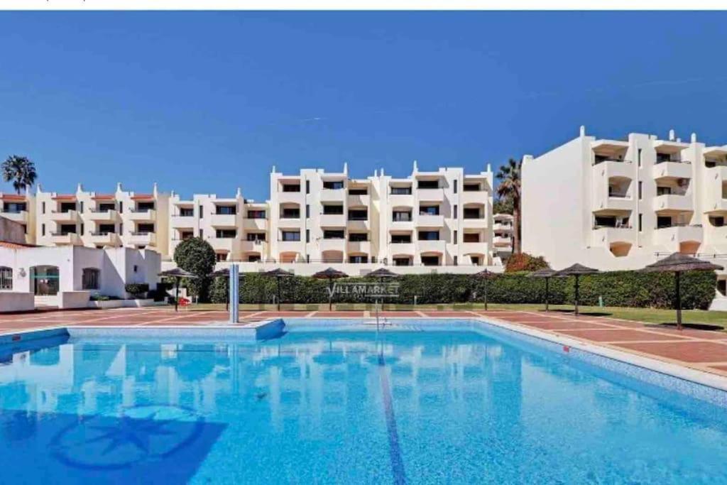 Air Conditioned 1 Bedroom Apt With Wi-fi & Patio. * Albufeira