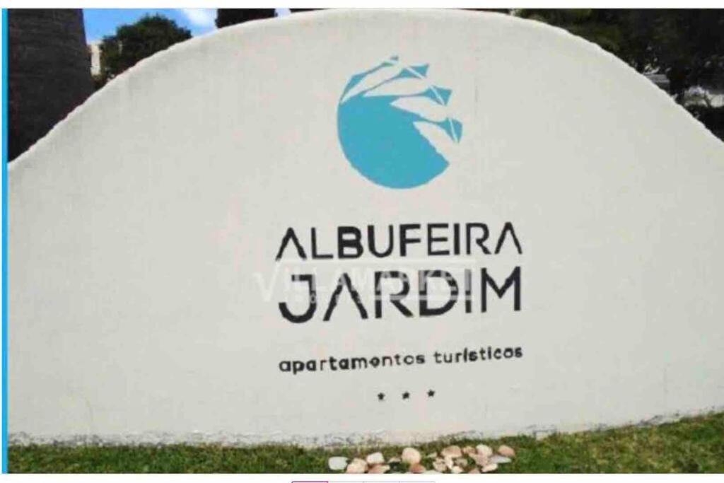 Air Conditioned 1 Bedroom Apt With Wi-fi & Patio. * Albufeira
