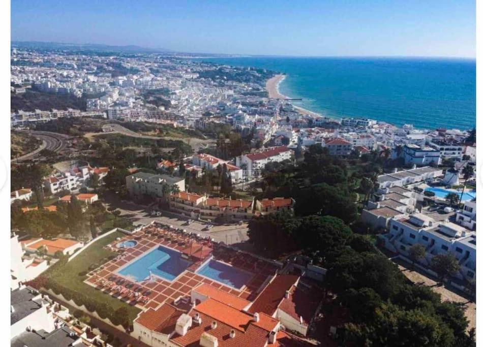 Air Conditioned 1 Bedroom Apt With Wi-fi & Patio. Albufeira