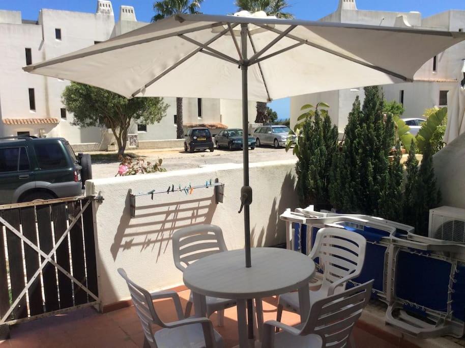 Air Conditioned 1 Bedroom Apt With Wi-fi & Patio. Apartment