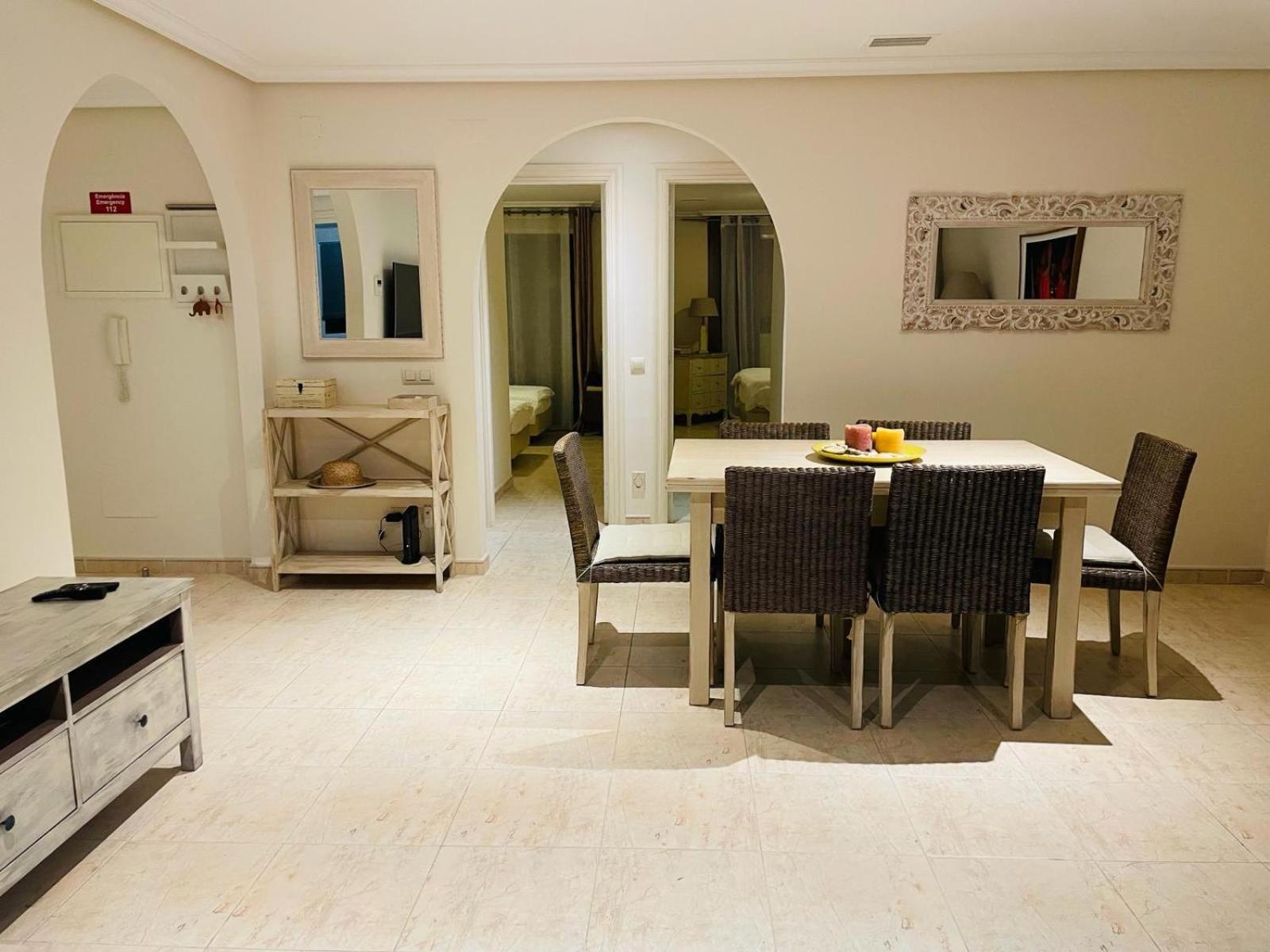 T2 Pine Sun Park Apartment *