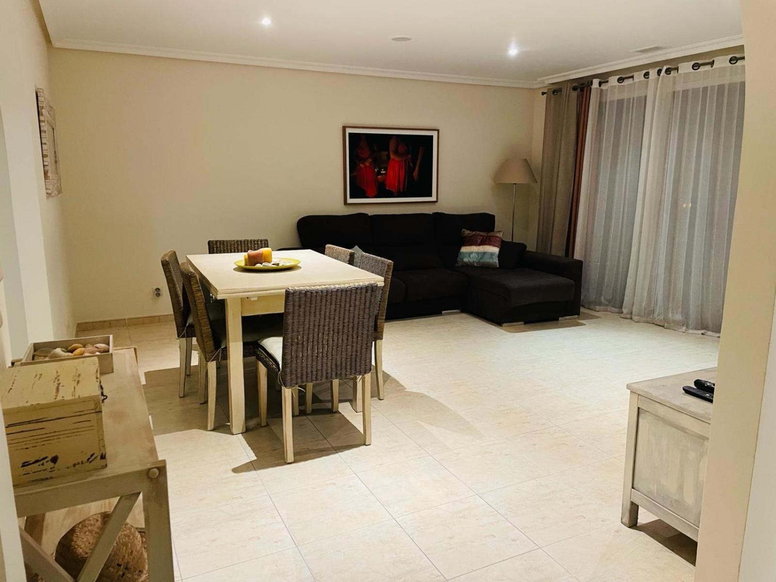 T2 Pine Sun Park Apartment *