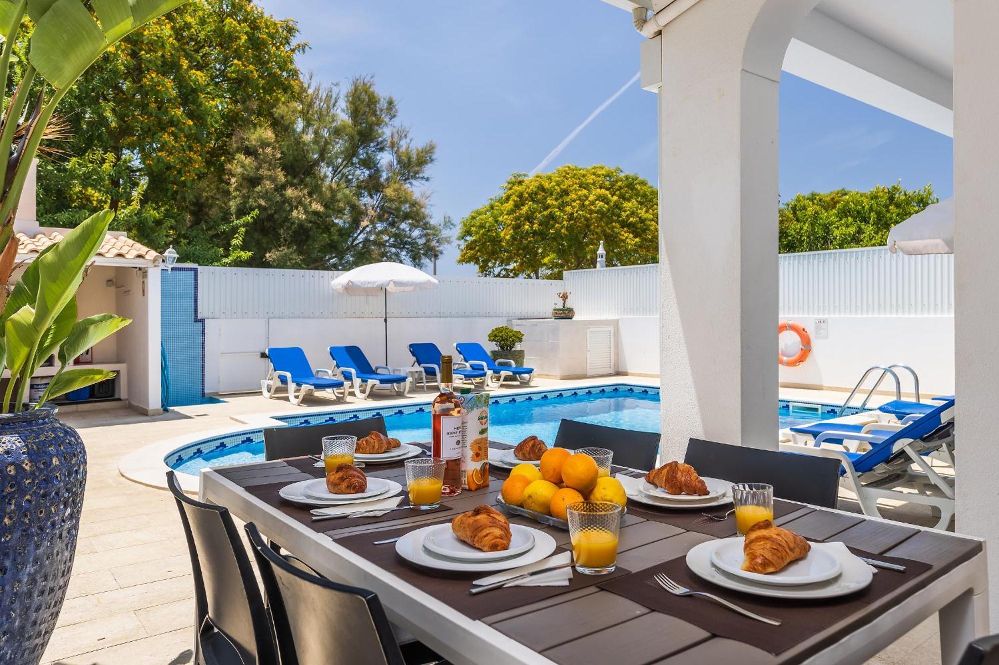 Holiday home Chiquito - Private Pool&parking - Bbq&ac&wi-fi *