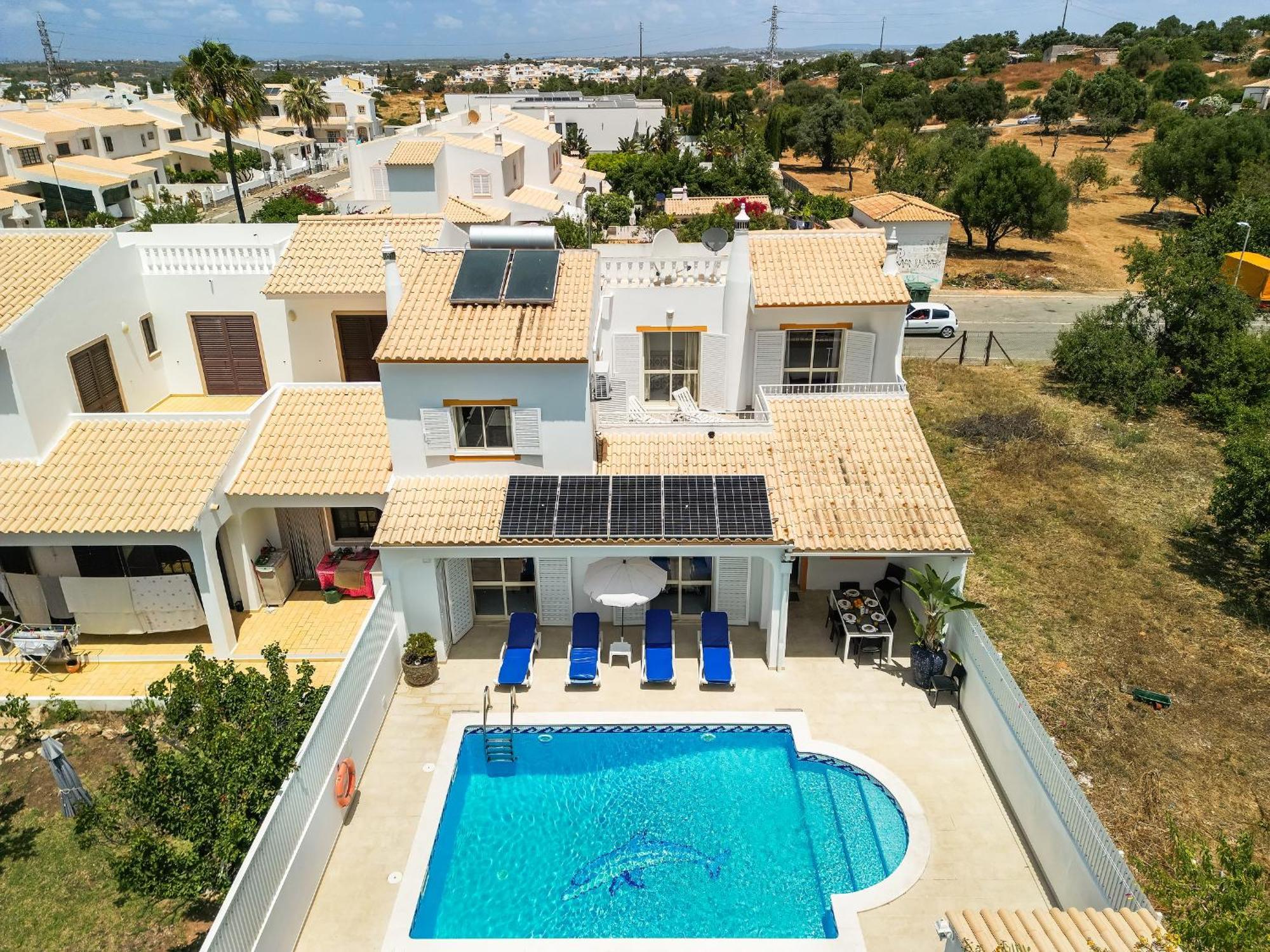 Holiday home Chiquito - Private Pool&parking - Bbq&ac&wi-fi *