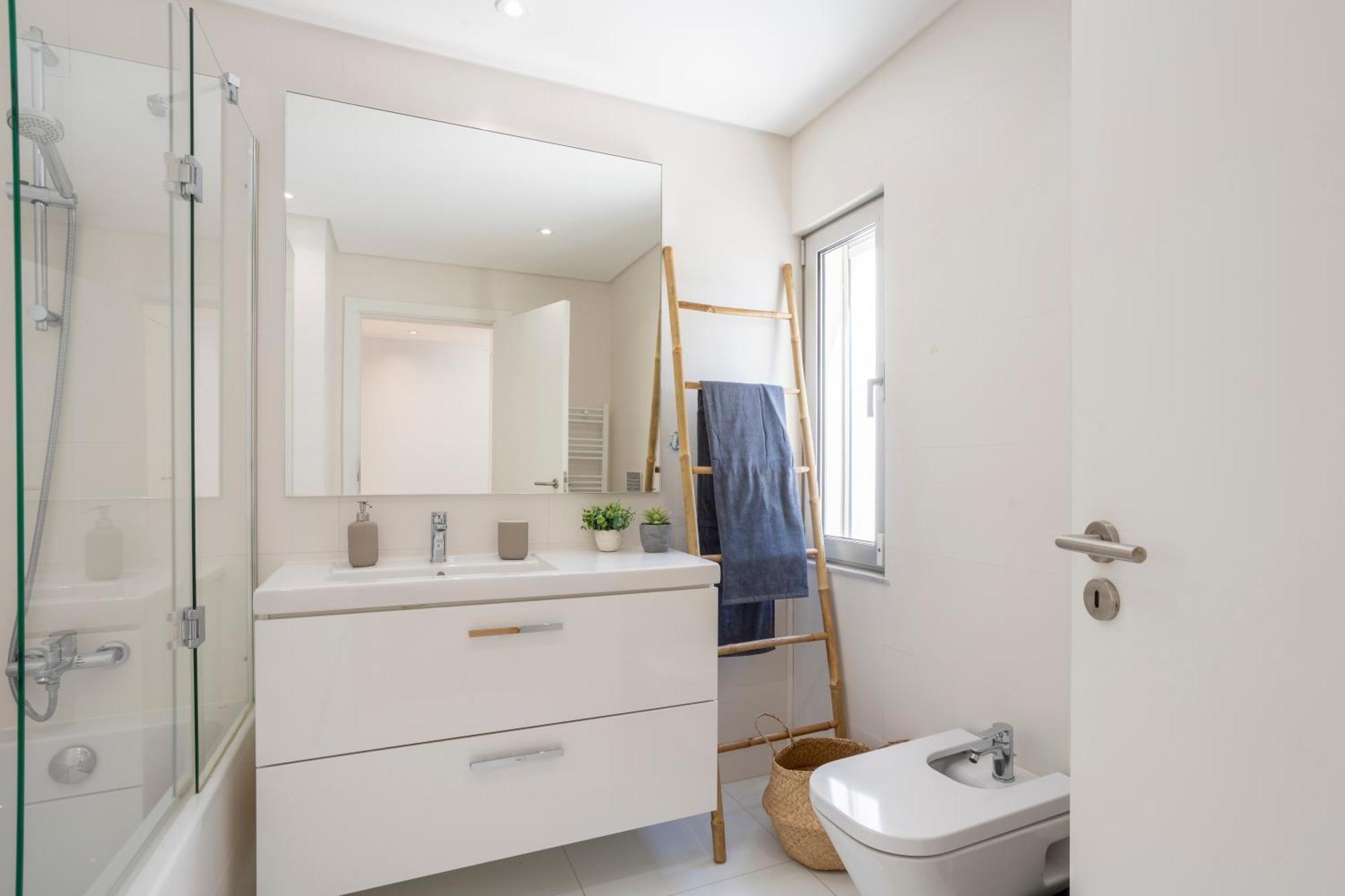 Stylish 3-bedroom Haven With A Private Pool Vakantiehuis