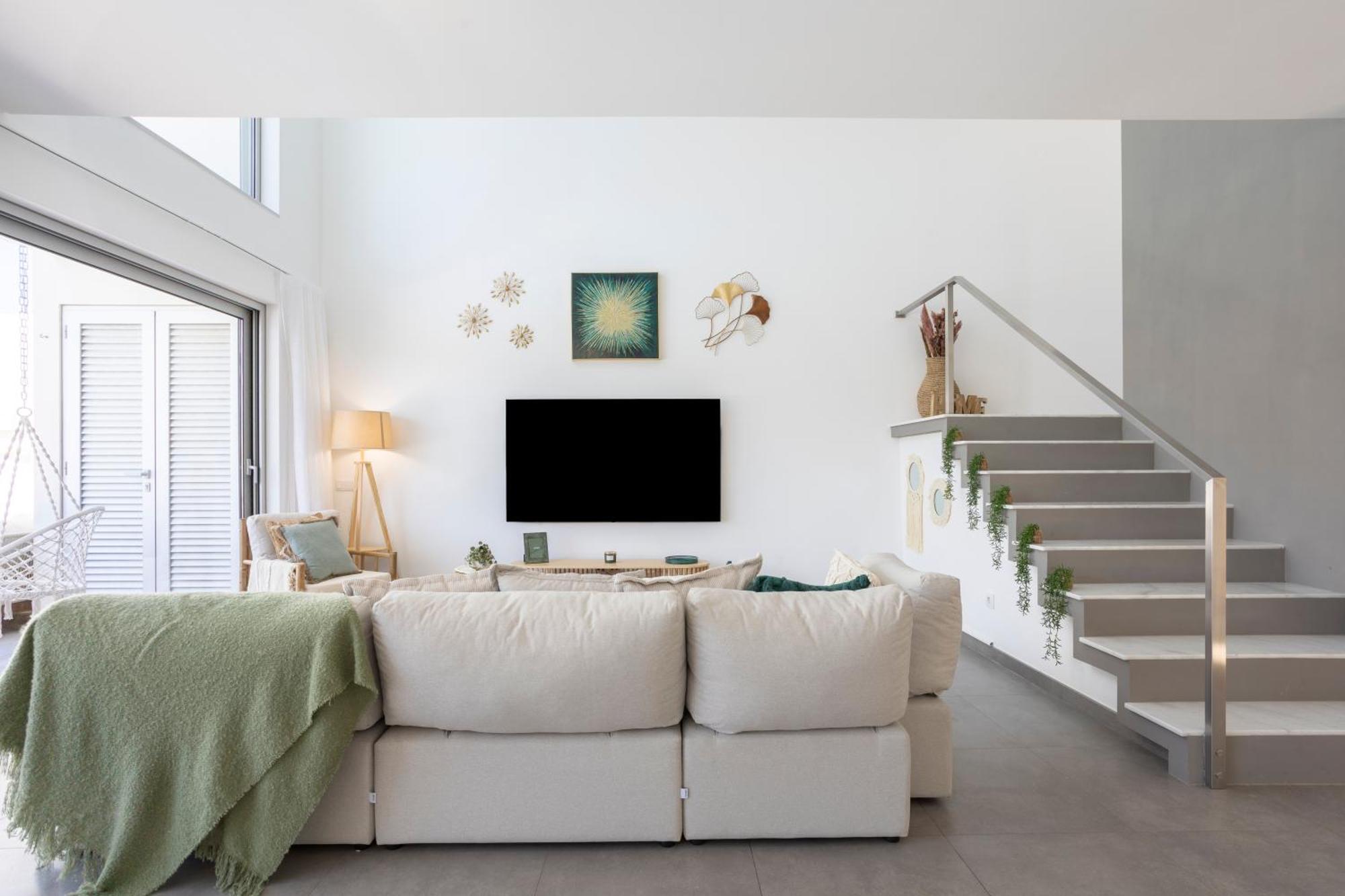 Vakantiehuis Stylish 3-bedroom Haven With A Private Pool