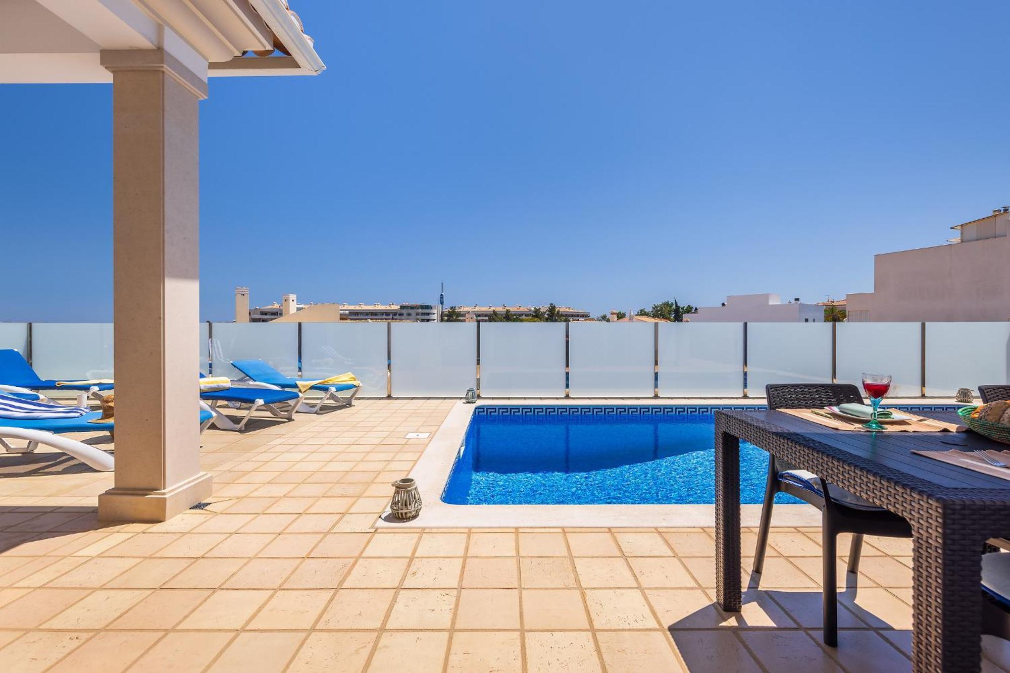 Villa Sunflower By Ocvillas