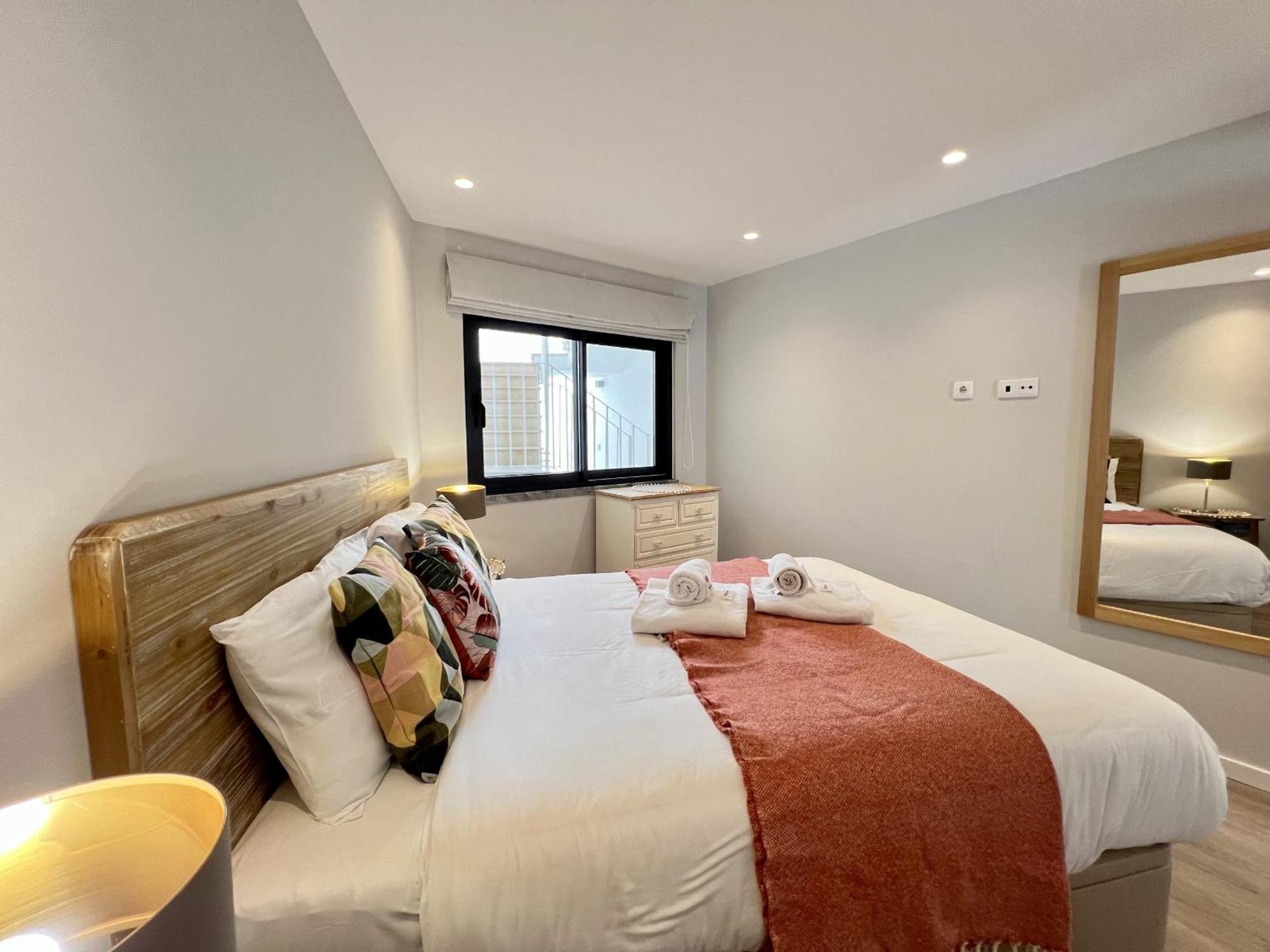 Stylish 2 With Pool By Homing Apartment *