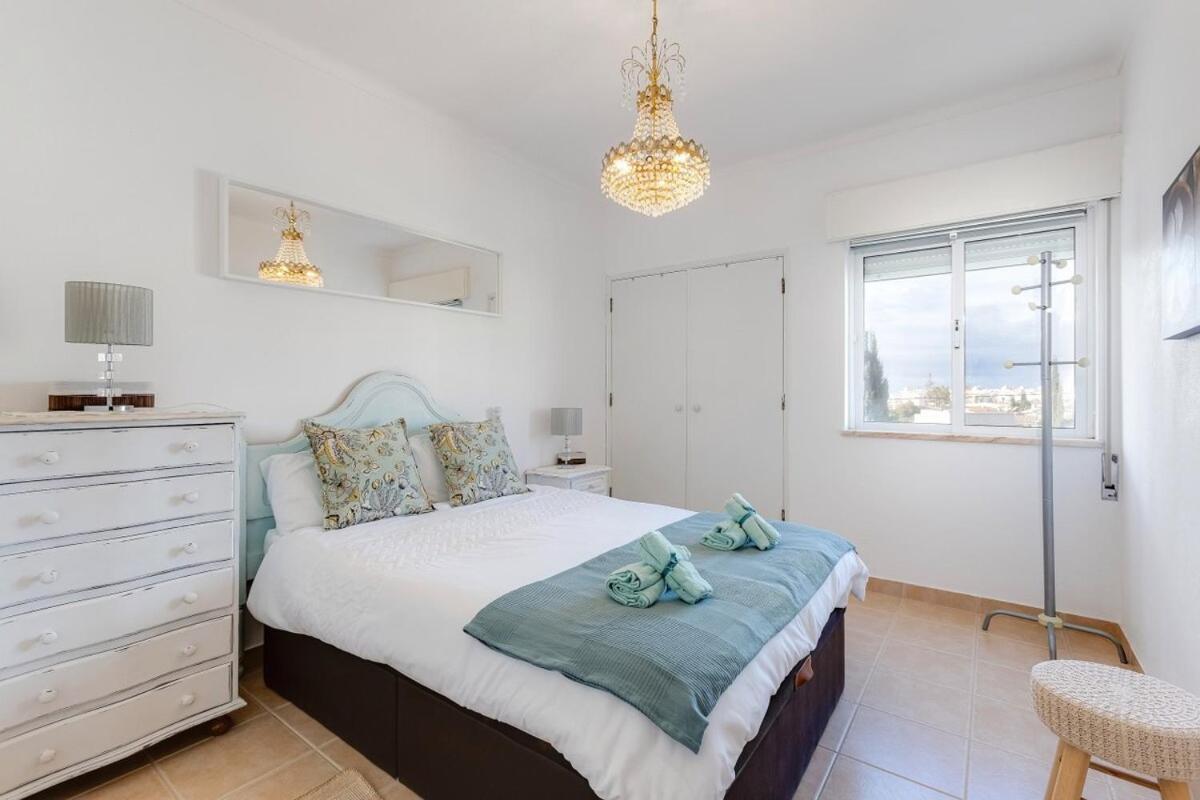 Eli Flat Just Few Steps From The Strip In Albufeira