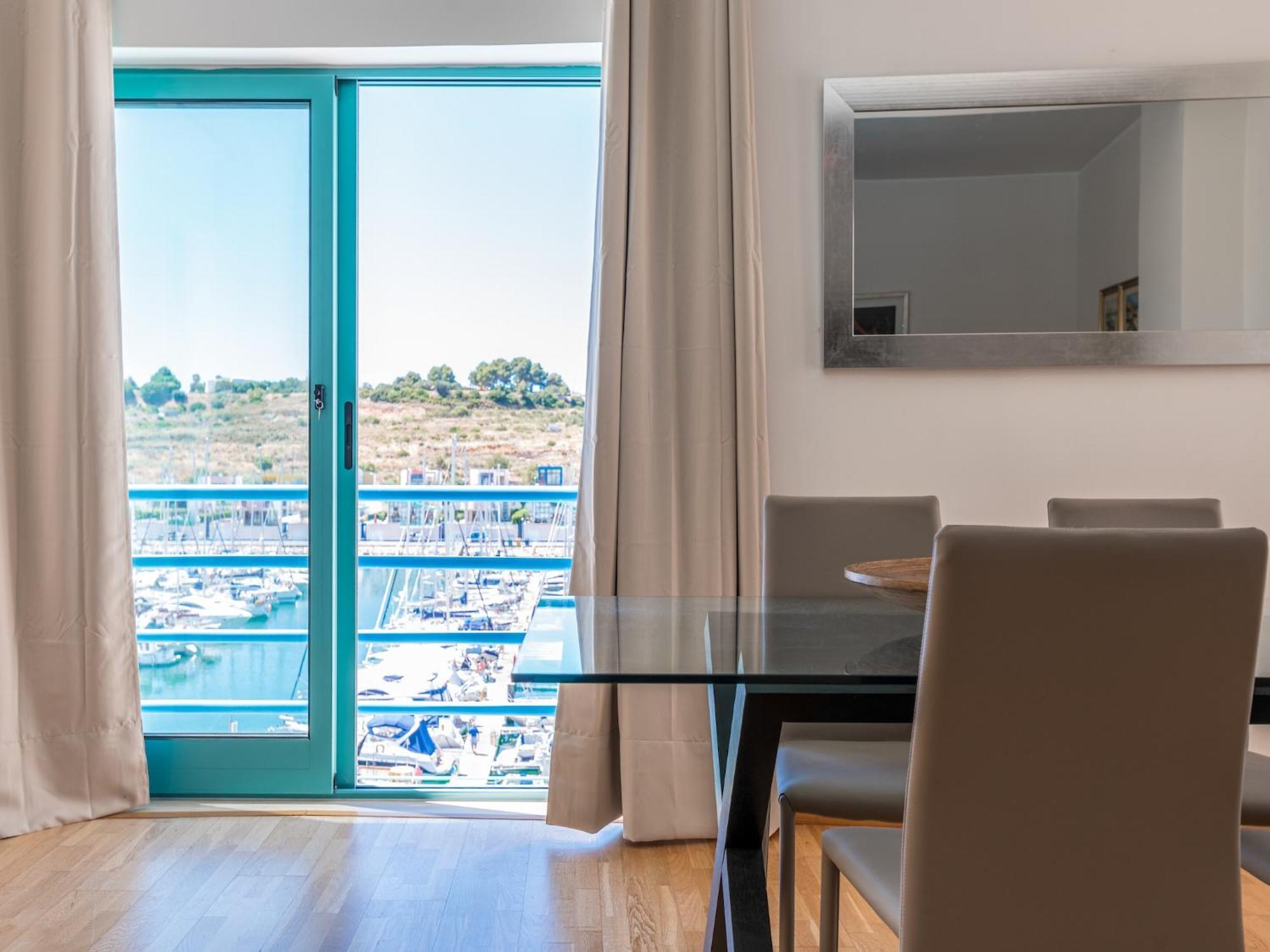Luxury 1 Bedroom Apartment, Marina De Albufeira4 Apartment *