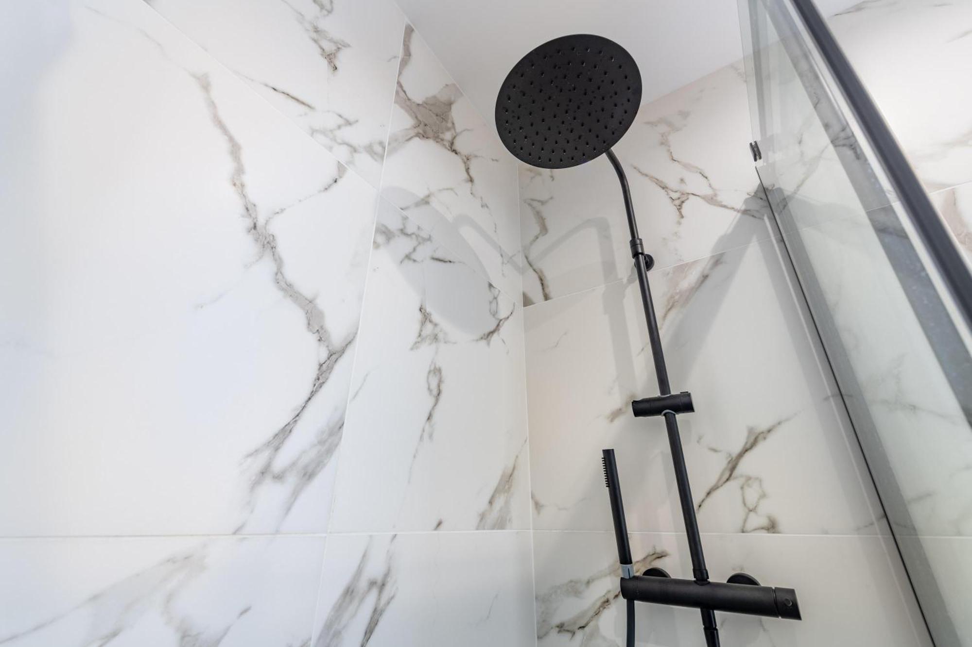 Ocean Drive - Oura - Jacuzzi - By Bedzy Apartamento