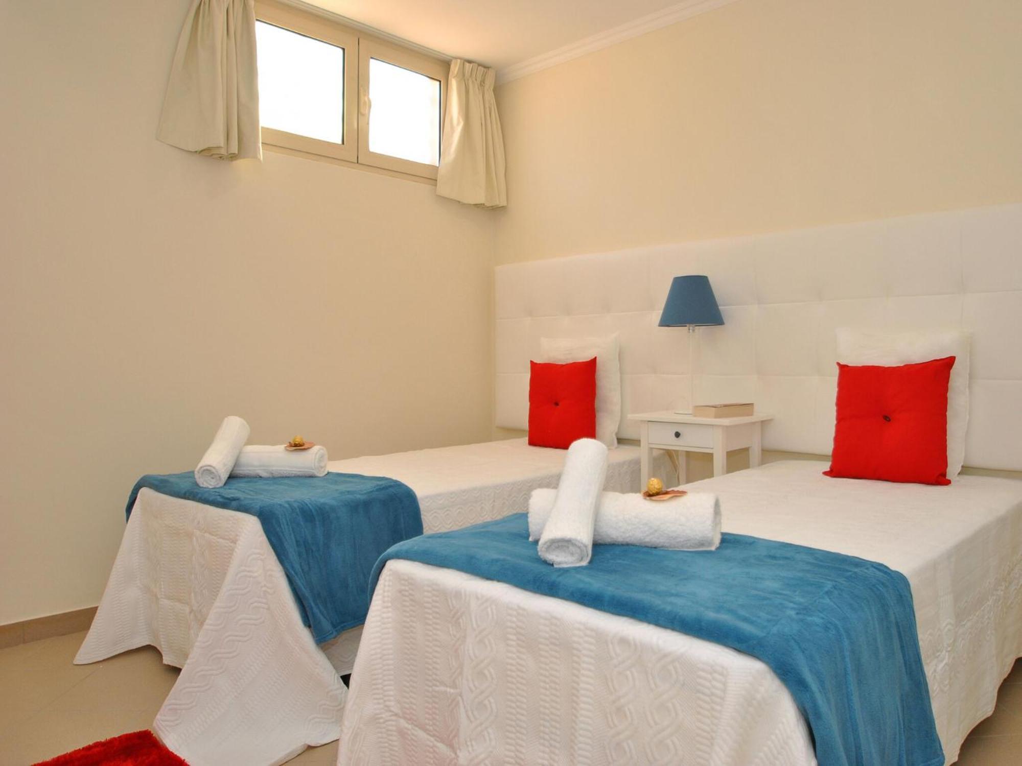 Superb Heatable Pool Albufeira