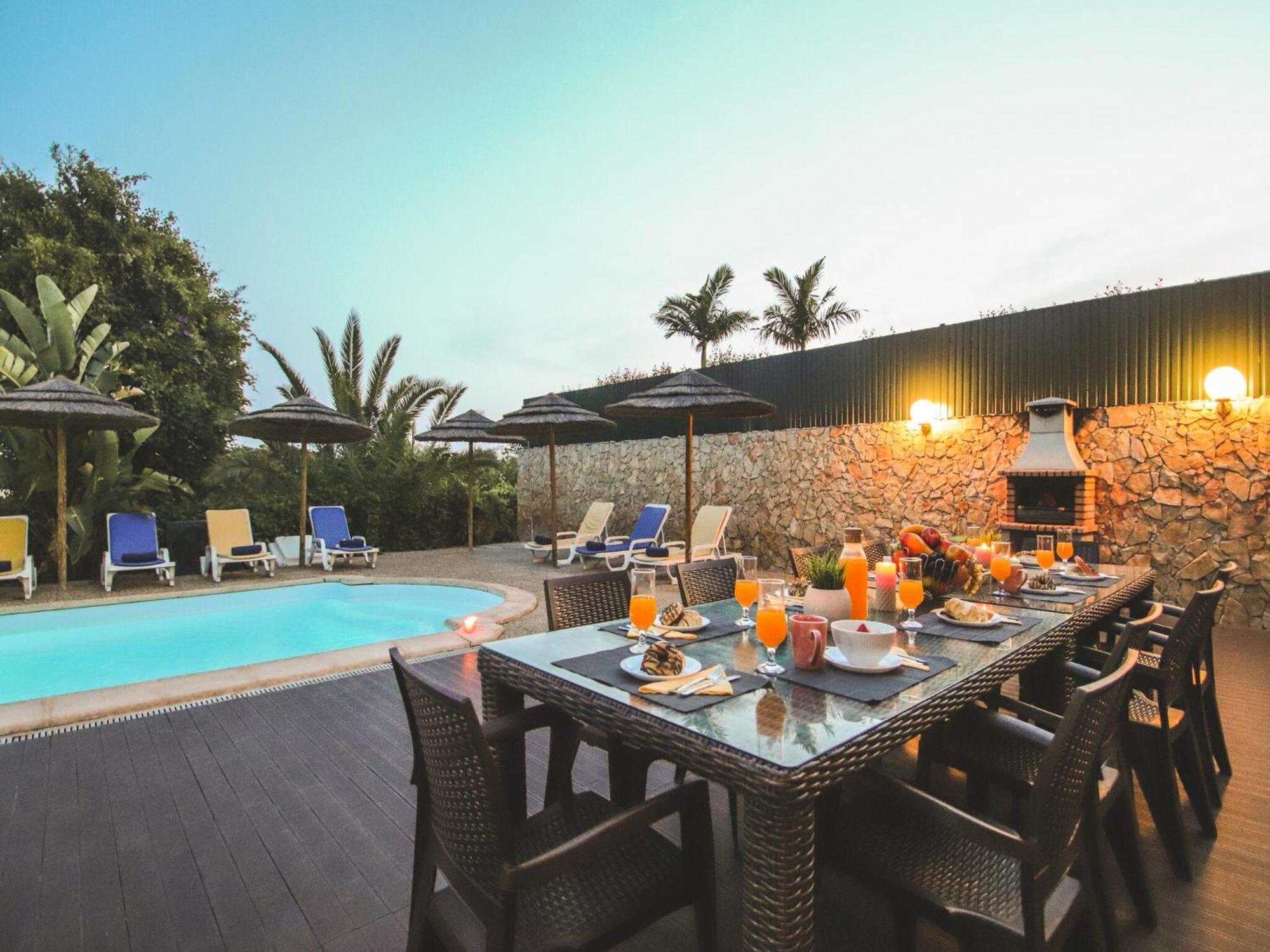 Superb Heatable Pool Villa *
