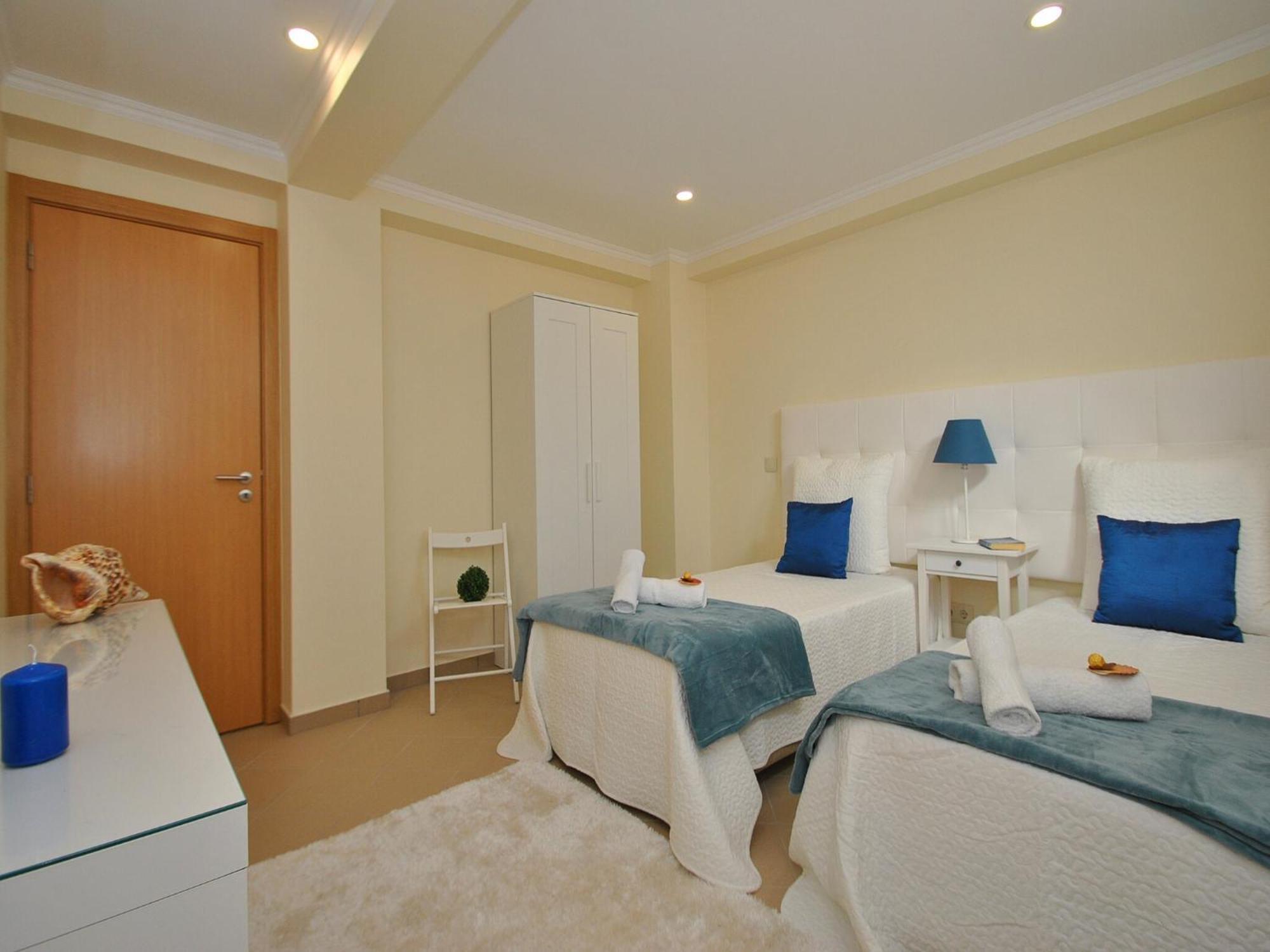 Superb Heatable Pool Albufeira