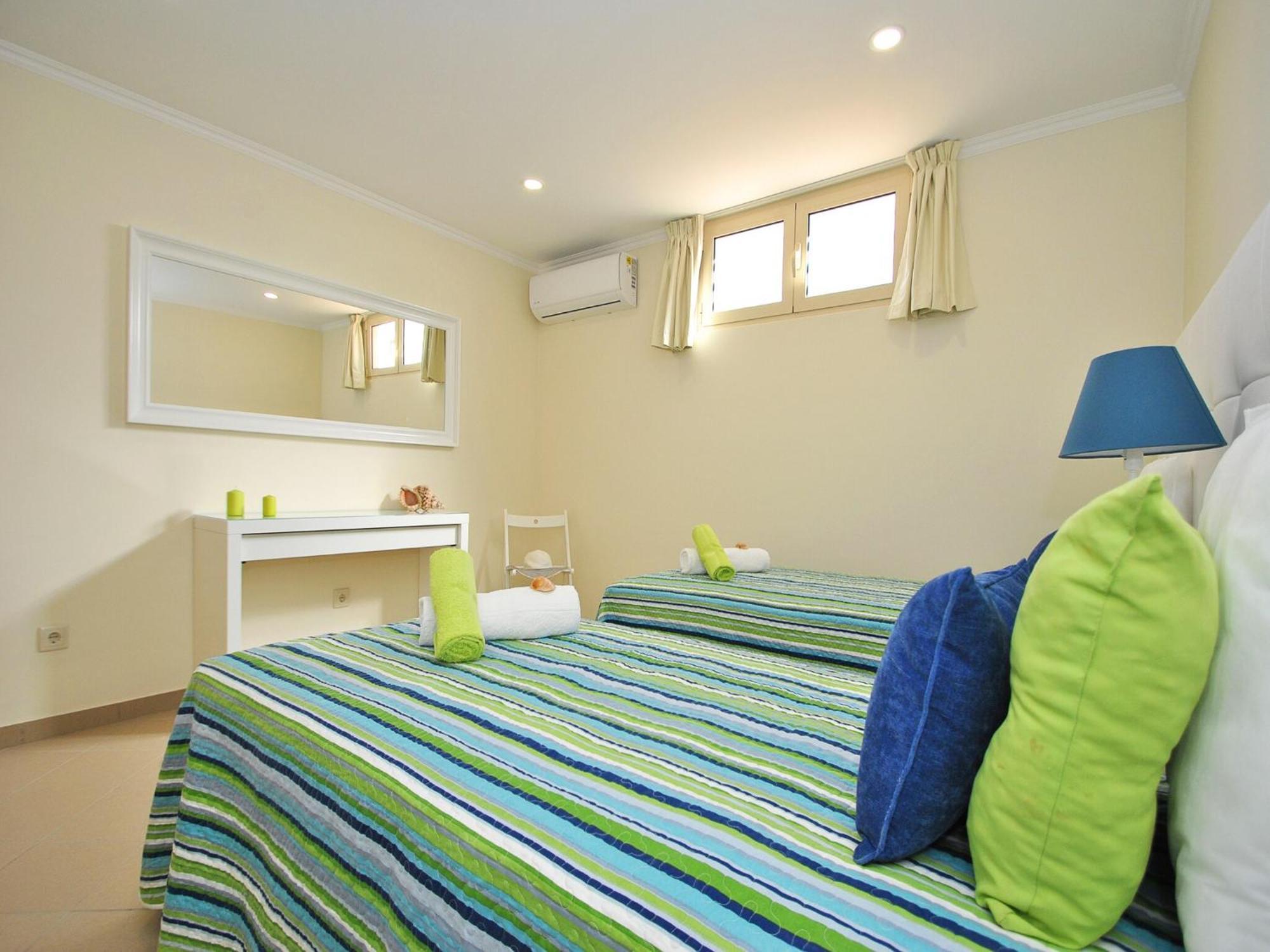 Superb Heatable Pool Albufeira