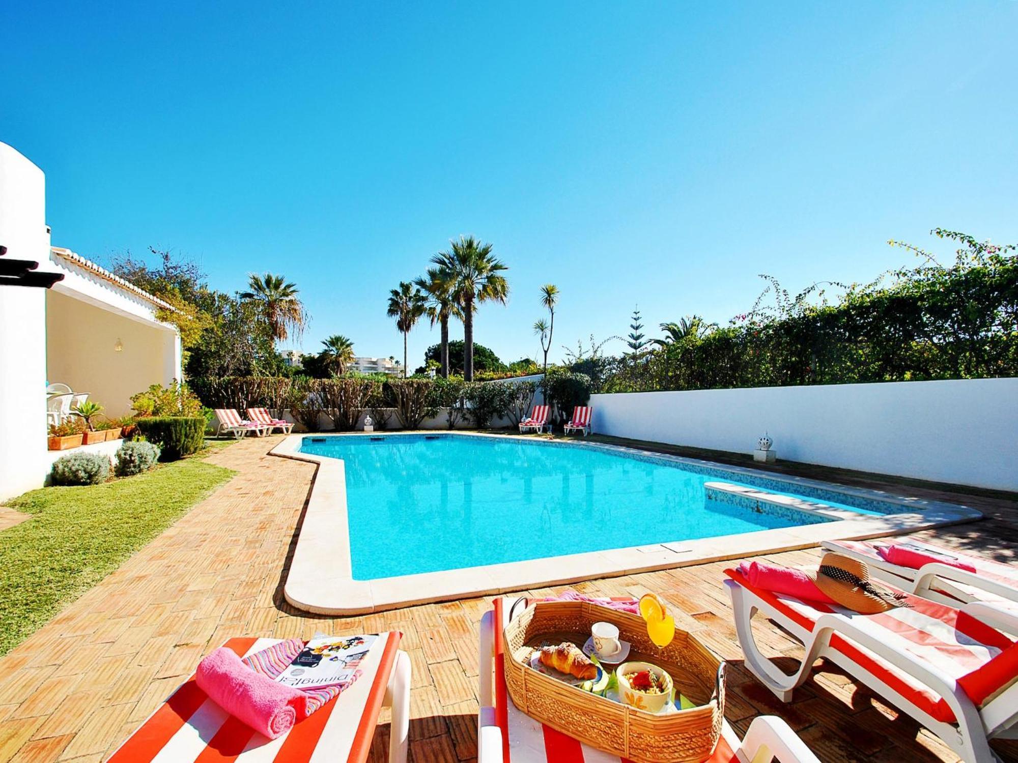 Villa With Bbq, Pool