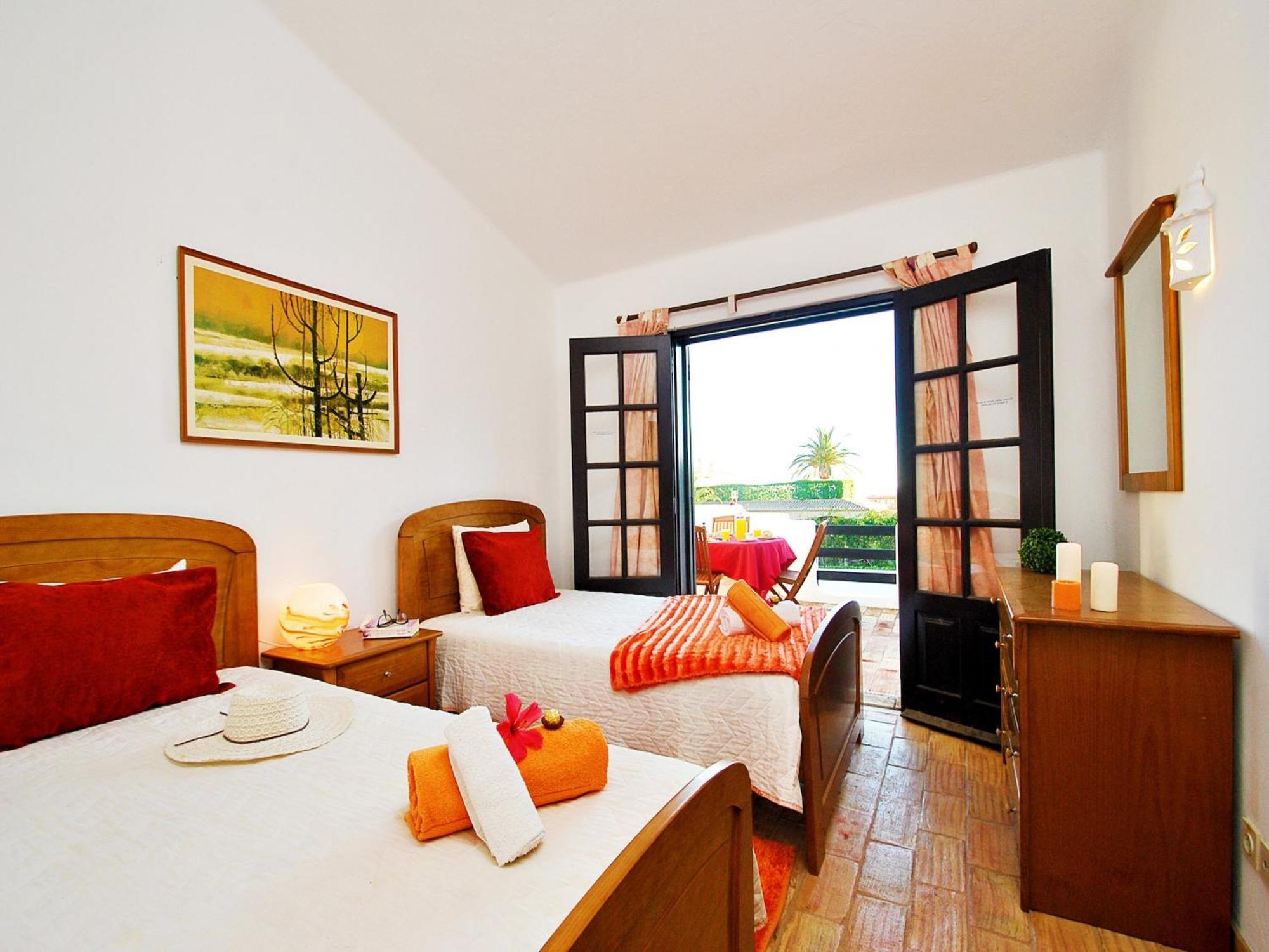Villa With Bbq, Pool Albufeira