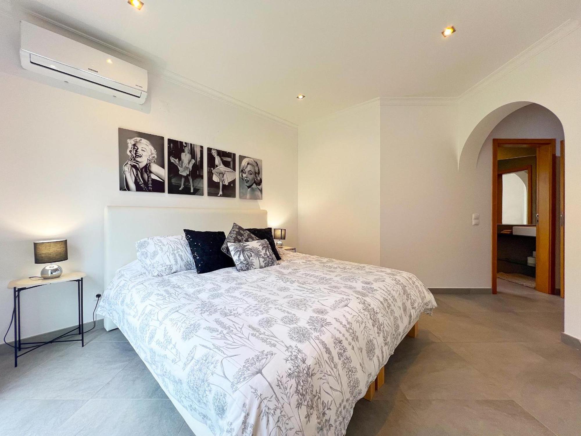 Villa Beautiful 4-bedroom With Garden And Pool *