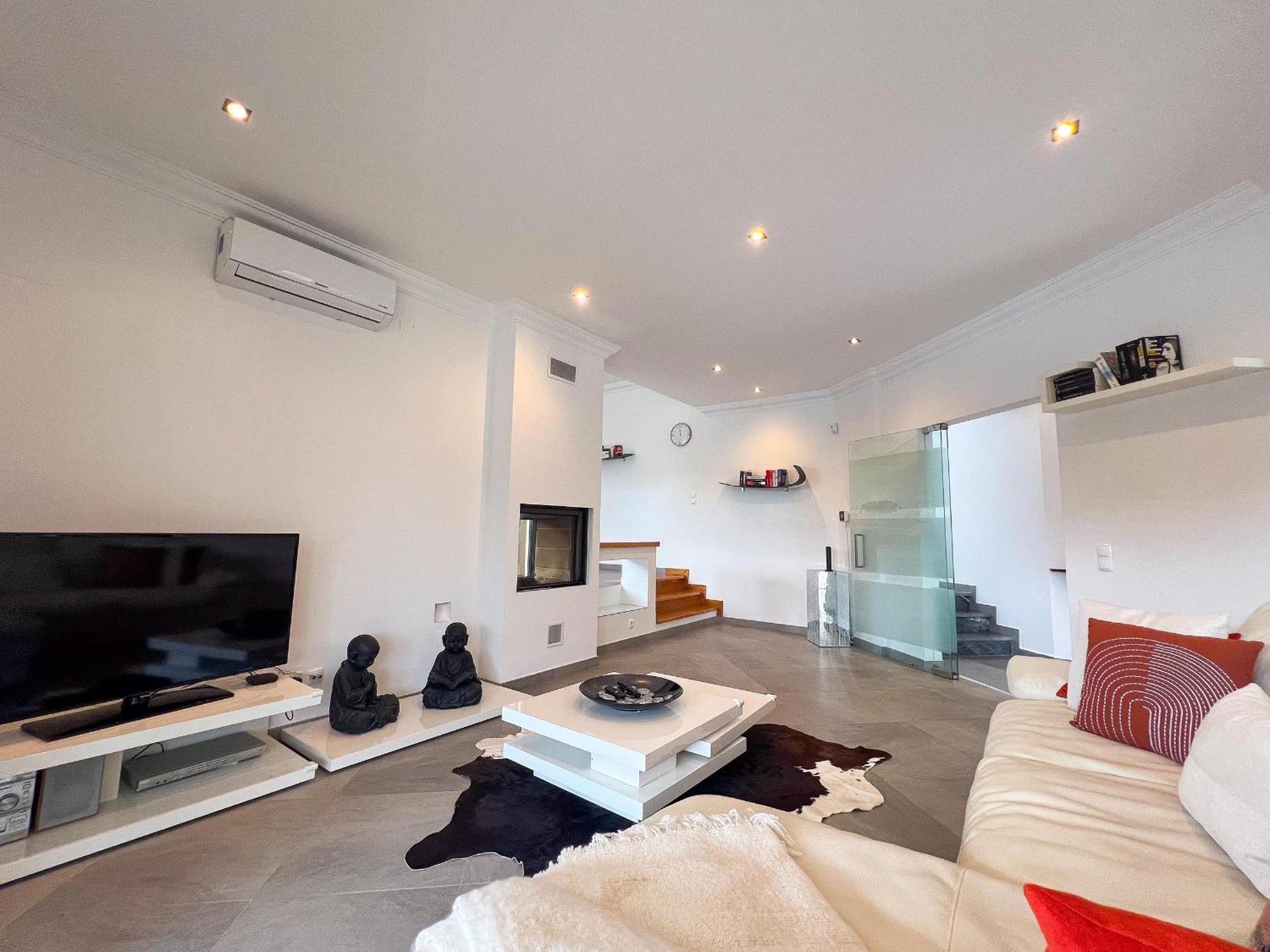 Villa Beautiful 4-bedroom With Garden And Pool *