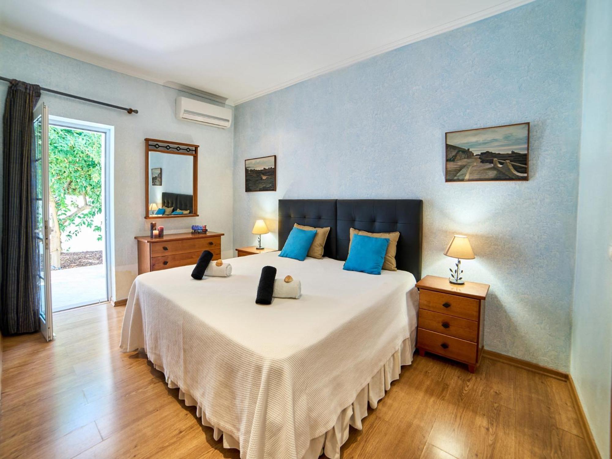 Villa Single-storey House, 4 Bedrooms *