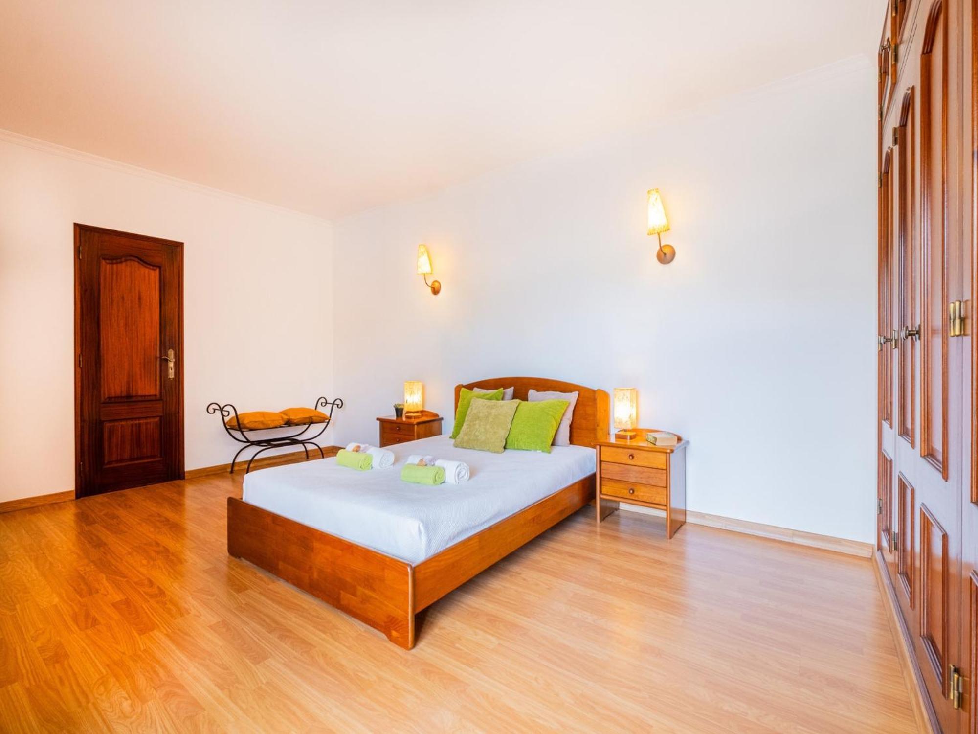 With Heatable Pool, 4 Bedrooms Villa *