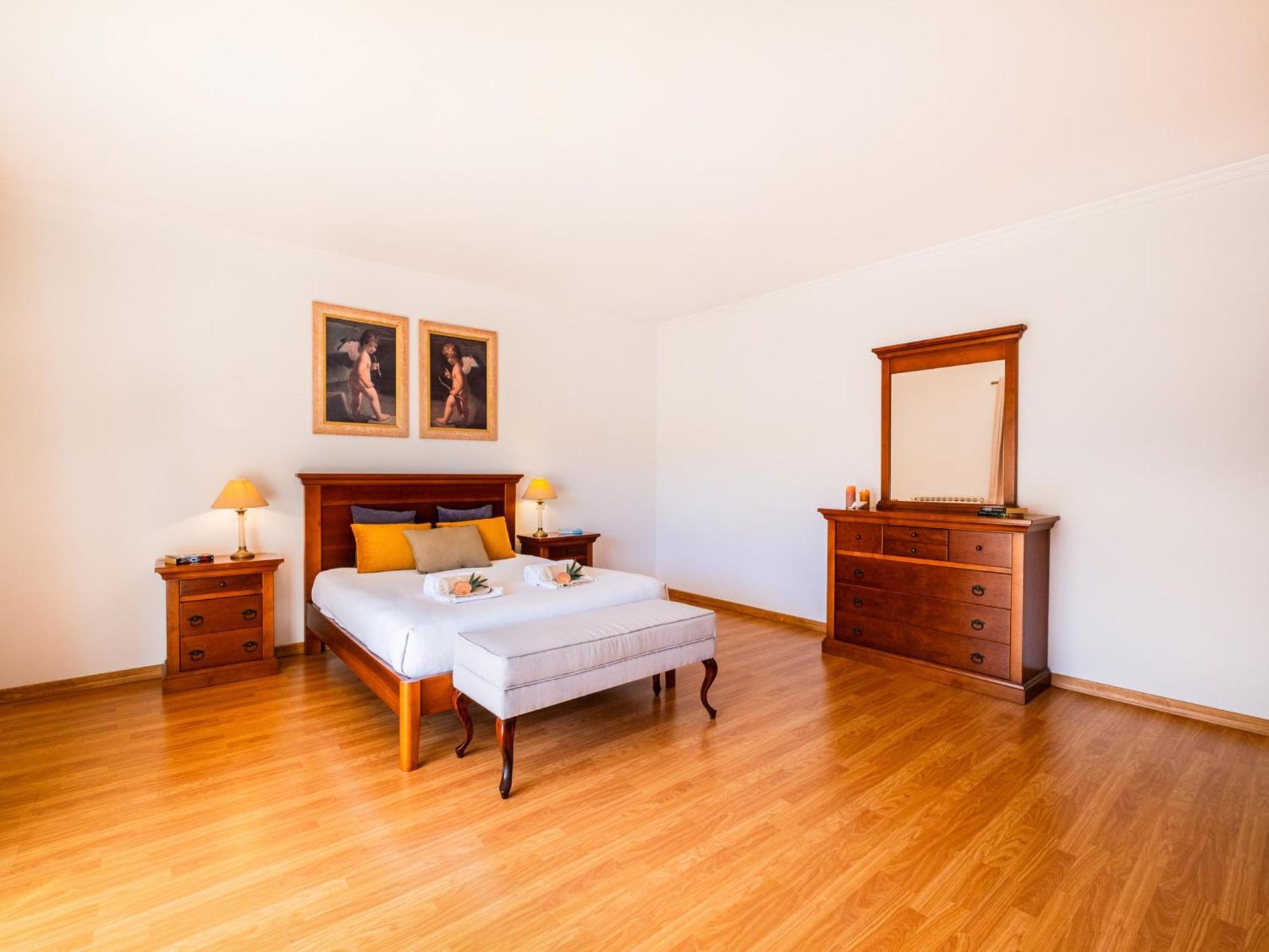 With Heatable Pool, 4 Bedrooms Villa *