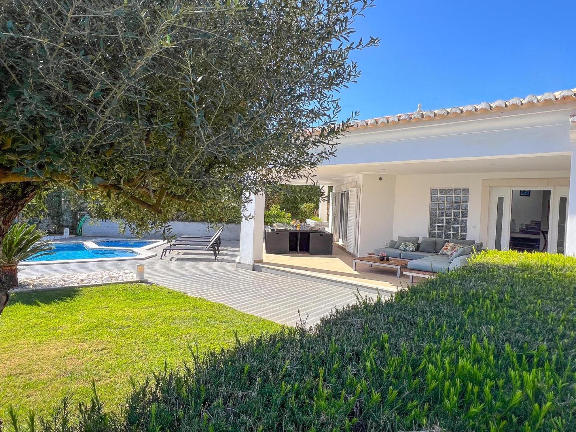 Villa Beautiful 4-bedroom With Garden And Pool Albufeira