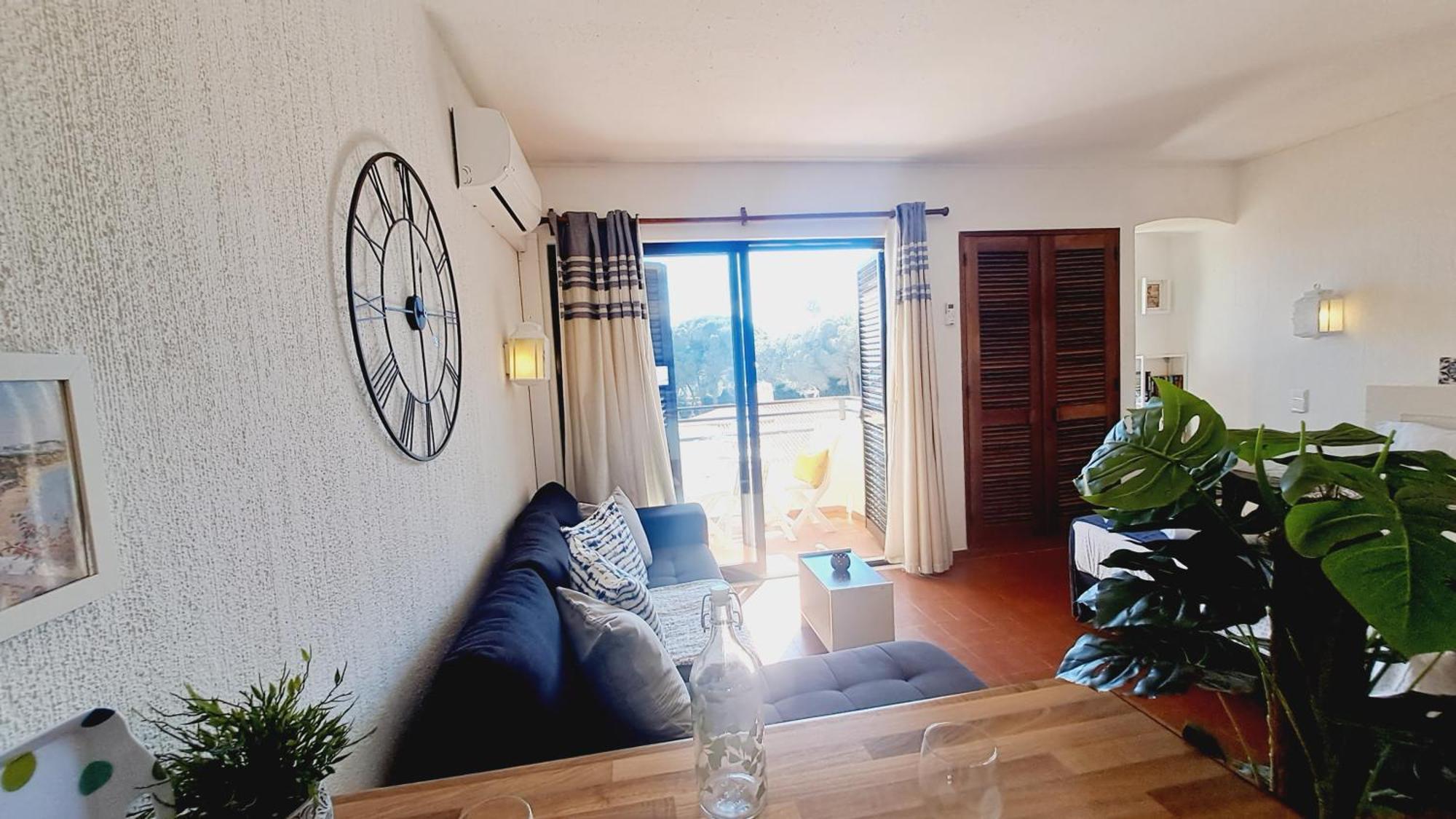 Apartment Sea View 2 *