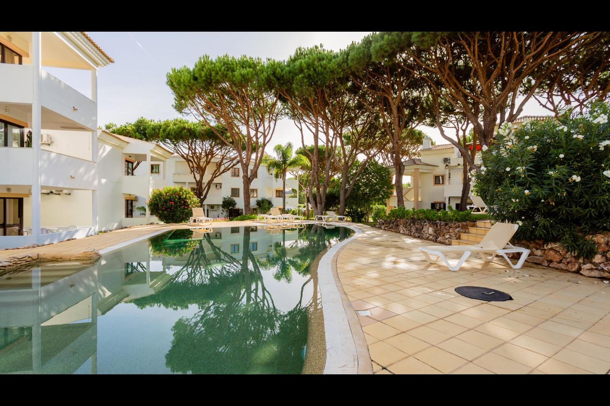 Falesia Modern Flat W/balcony & Pool By Lovelystay Apartment Albufeira