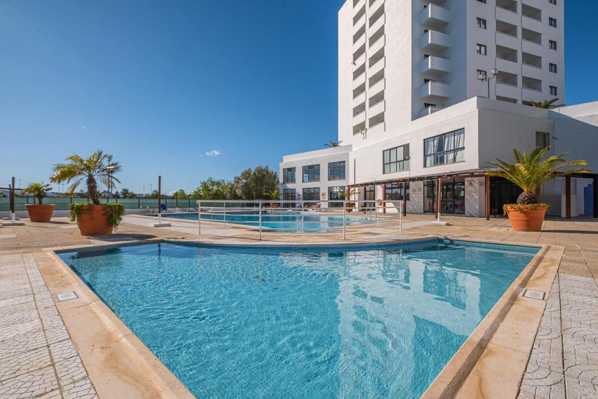 Cozy With Indoor Pool Appartement *