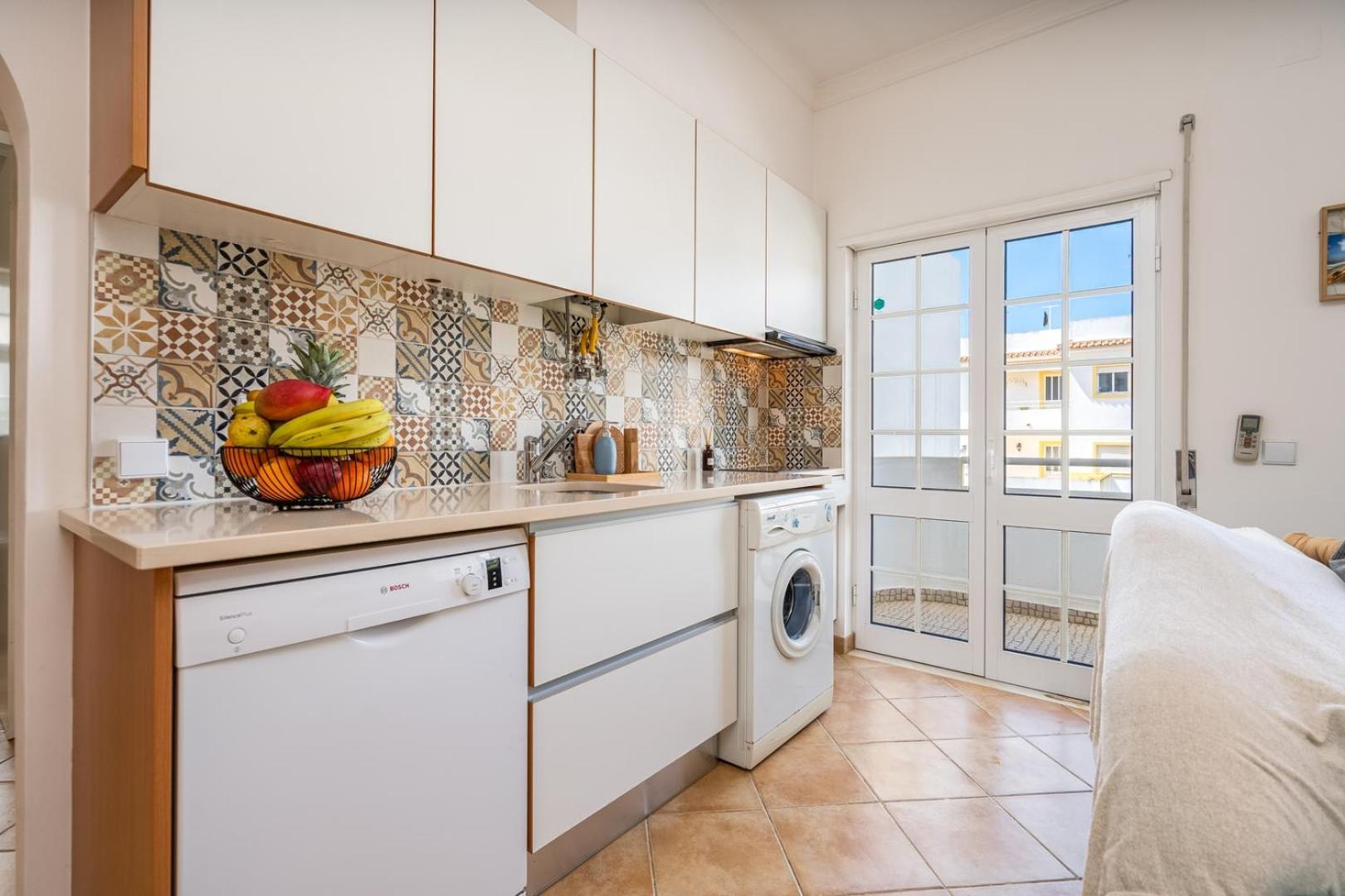 Apartment Hostwise - Sunny Flat W/ Balcony By The Algarve Sea Albufeira