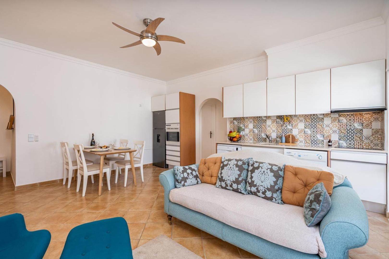 Apartment Hostwise - Sunny Flat W/ Balcony By The Algarve Sea Albufeira