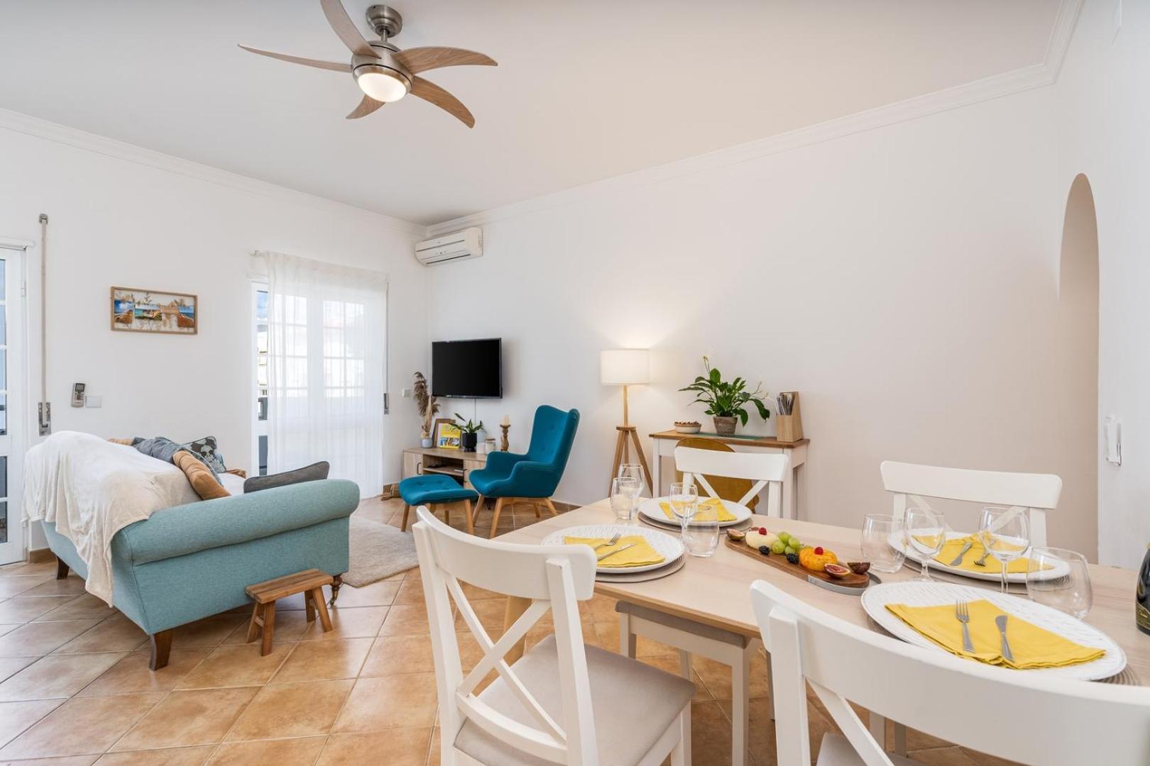 Hostwise - Sunny Flat W/ Balcony By The Algarve Sea Albufeira