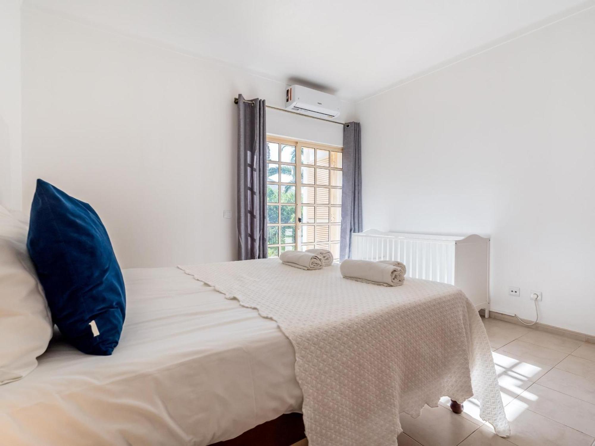 Spacieuse Pour Familles Avec Piscine Privee A - Pt-1-6 Villa *
