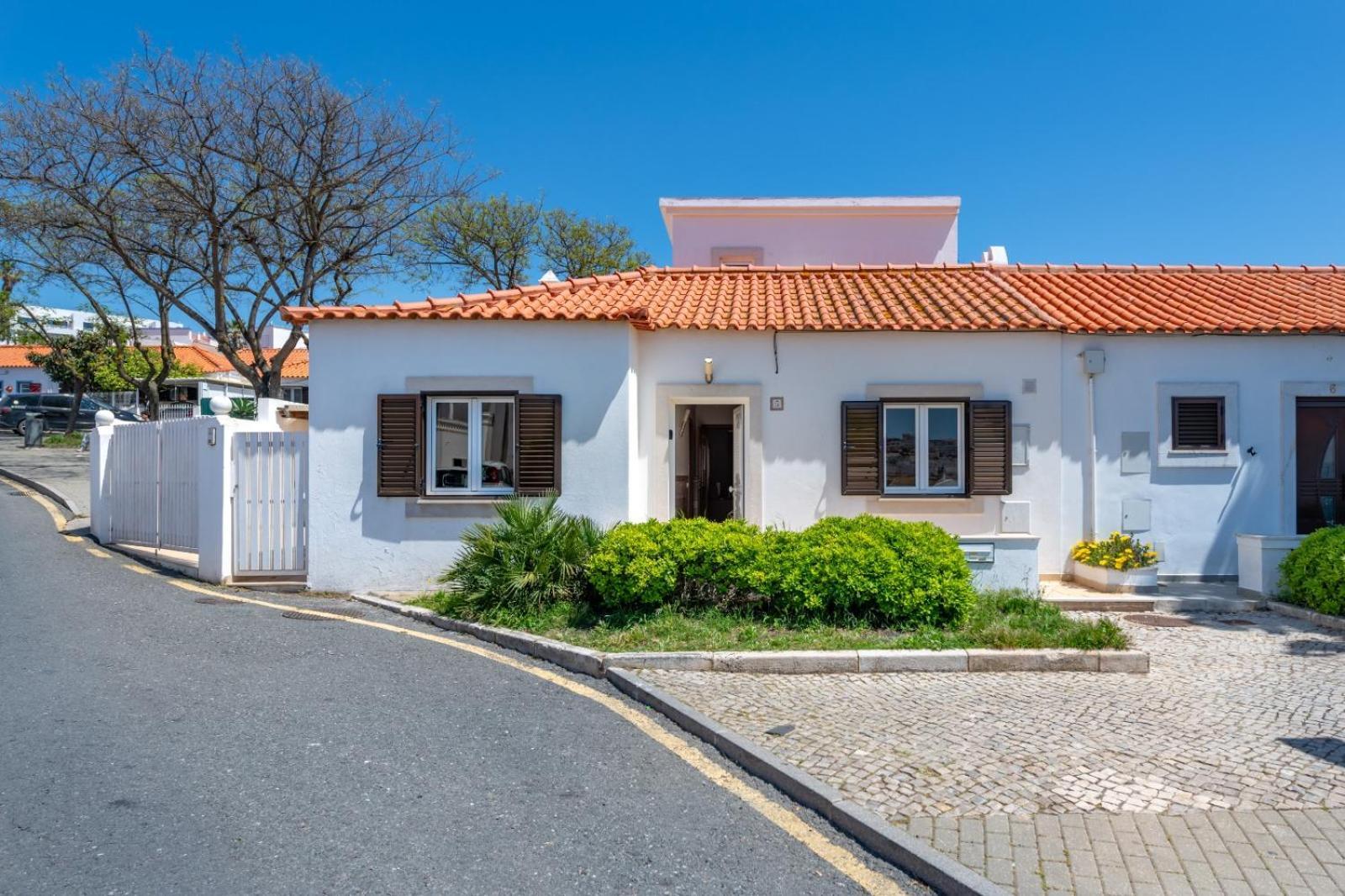 Ancora - Nex To The - Parking - Swimming Pool - By Bedzy Villa