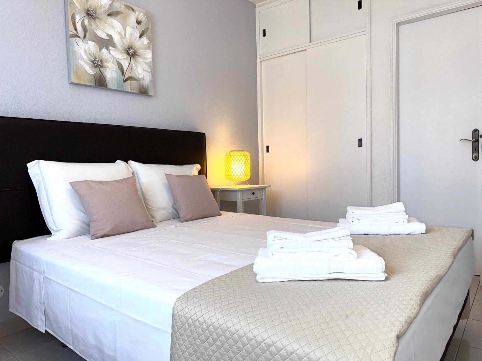 - 2 Bedrooms Apartment